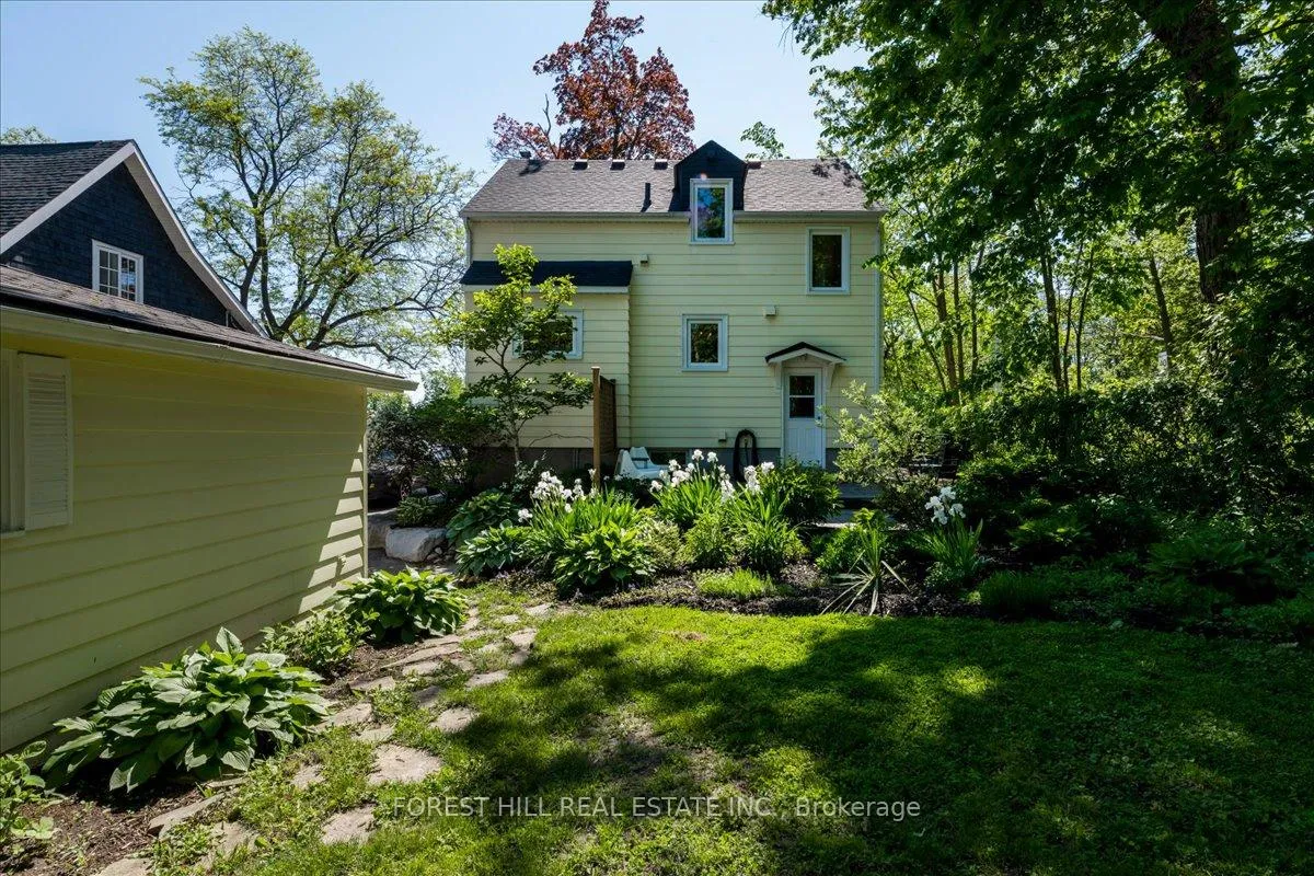 Photo 32 of 131 Toronto Street, Barrie, Queen's Park — HOMEH