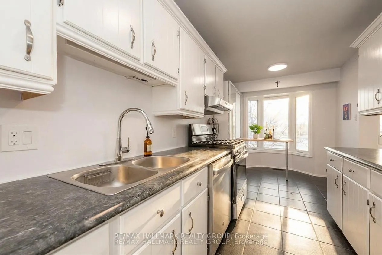 Photo 6 of 6382 St. Louis Drive, Ottawa, Hiawatha Park/Convent Glen — HOMEH
