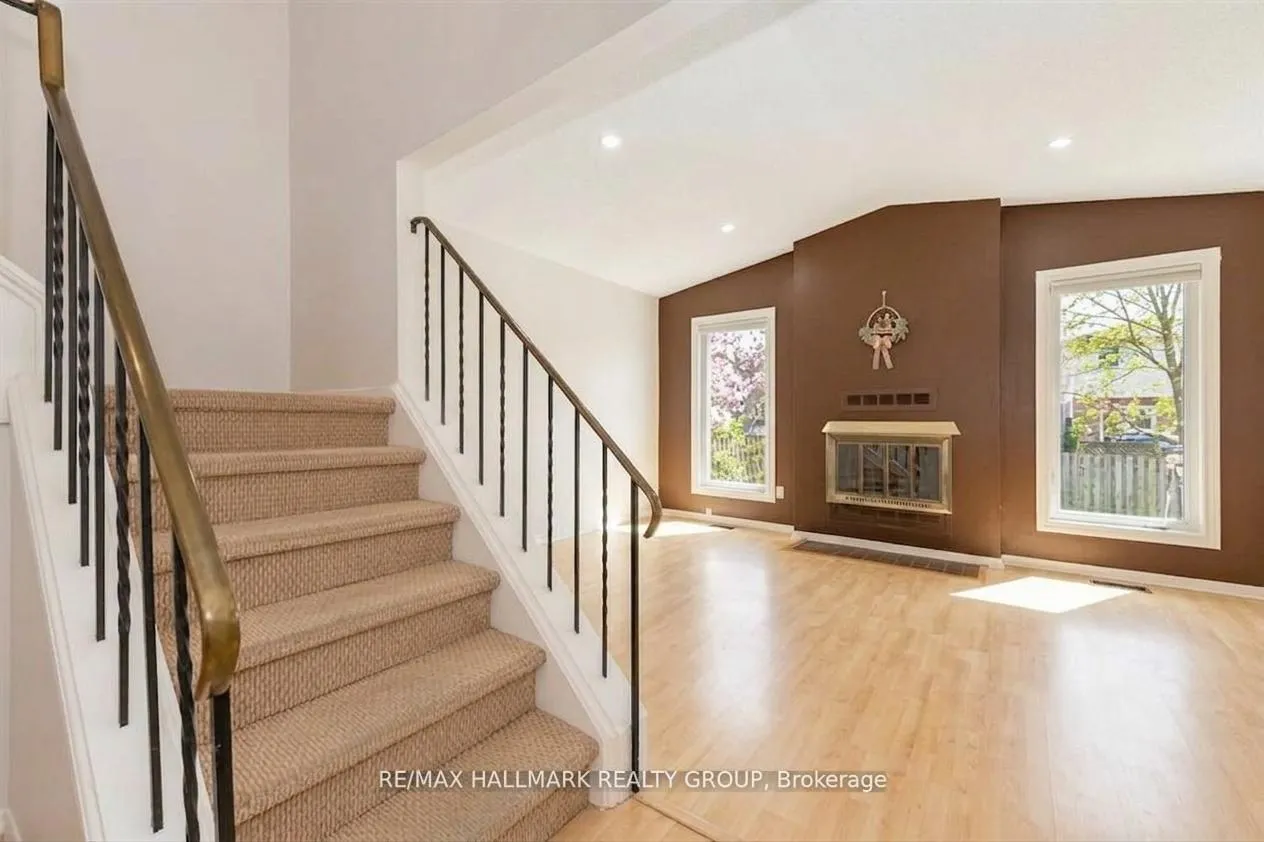 Photo 13 of 6382 St. Louis Drive, Ottawa, Hiawatha Park/Convent Glen — HOMEH
