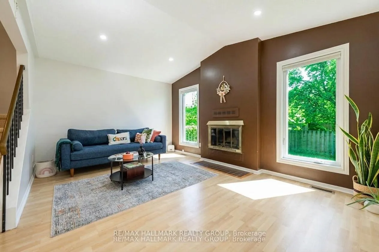Photo 14 of 6382 St. Louis Drive, Ottawa, Hiawatha Park/Convent Glen — HOMEH