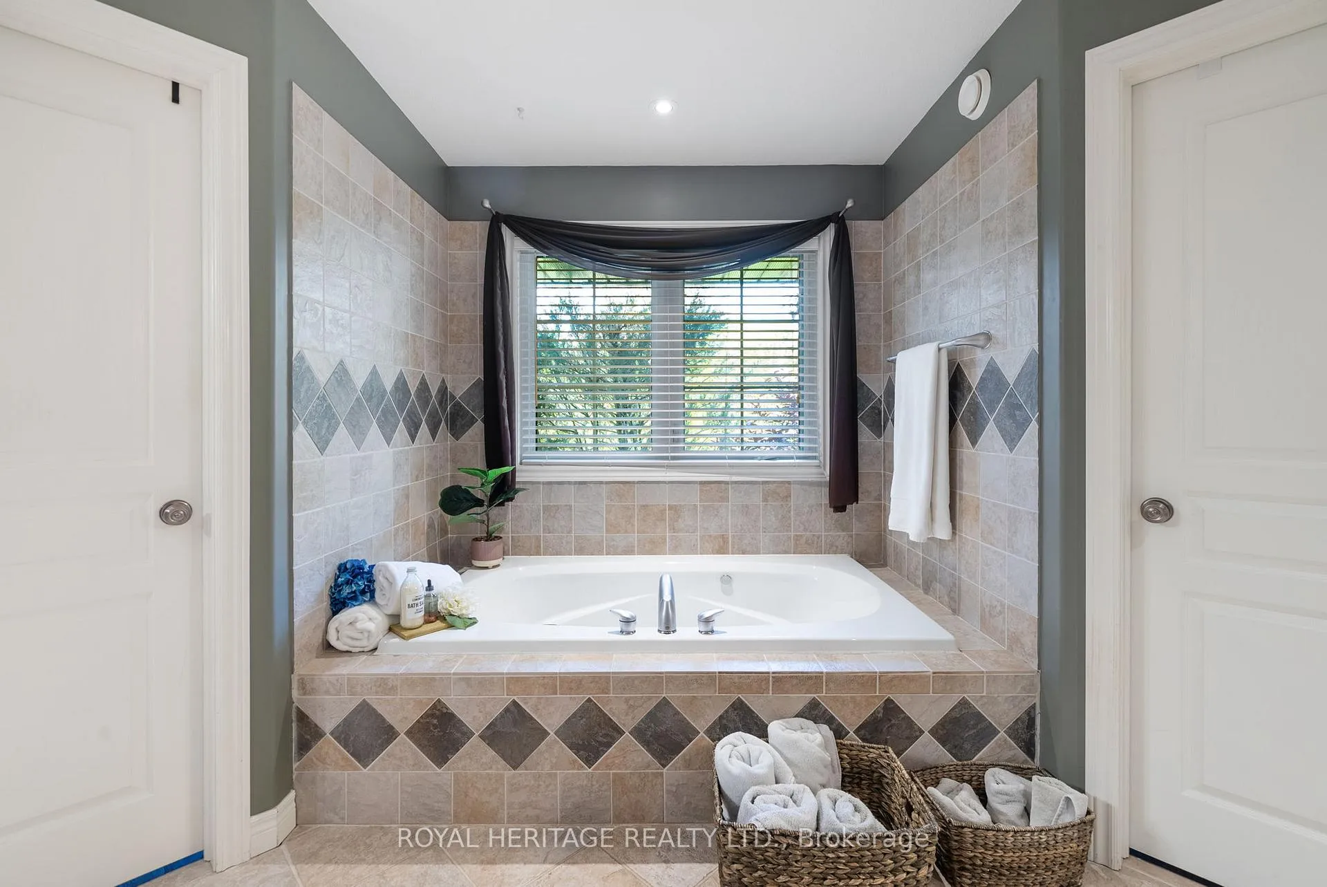 Photo 20 of 141 Shanagarry Drive, Selwyn — HOMEH