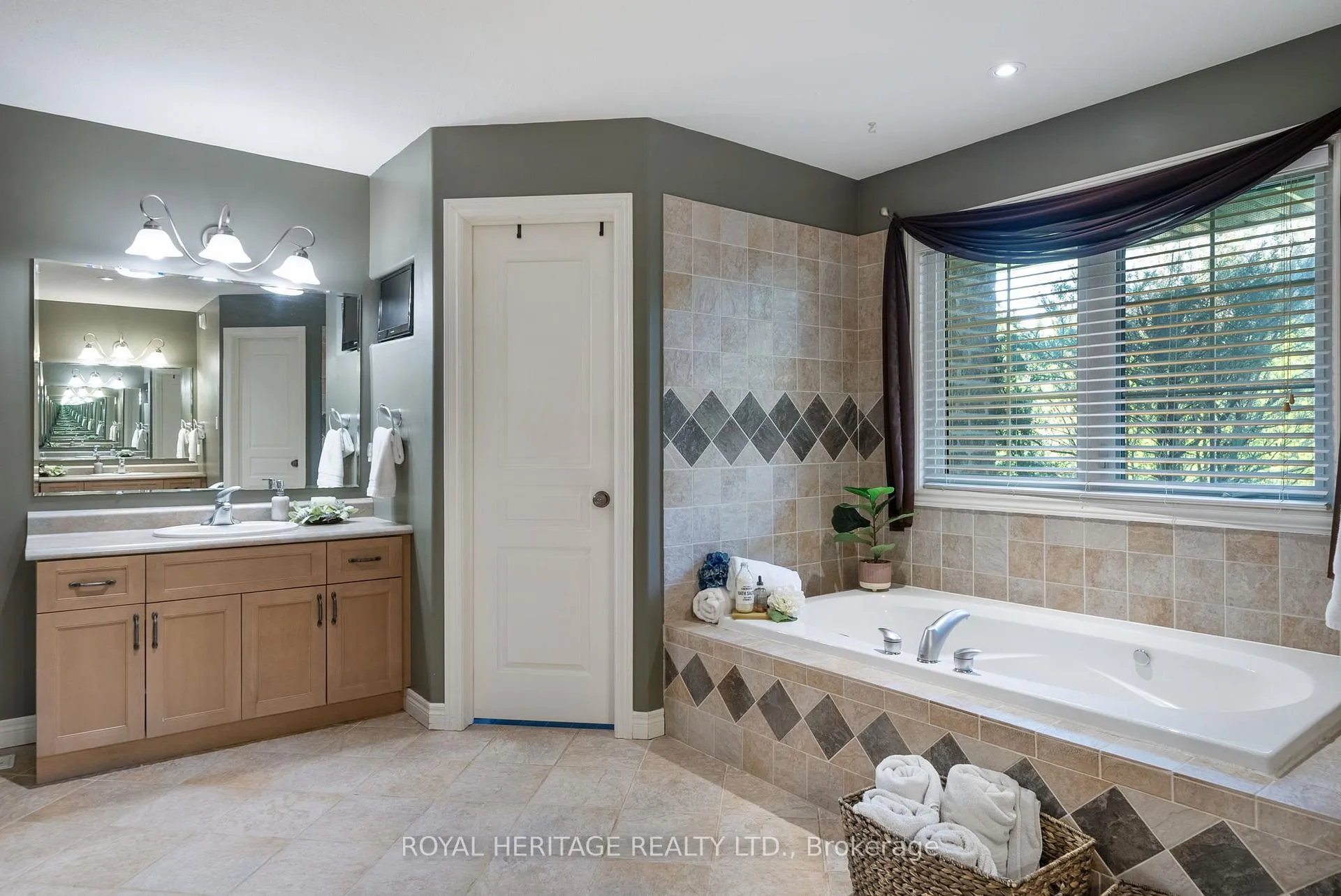 Photo 21 of 141 Shanagarry Drive, Selwyn — HOMEH