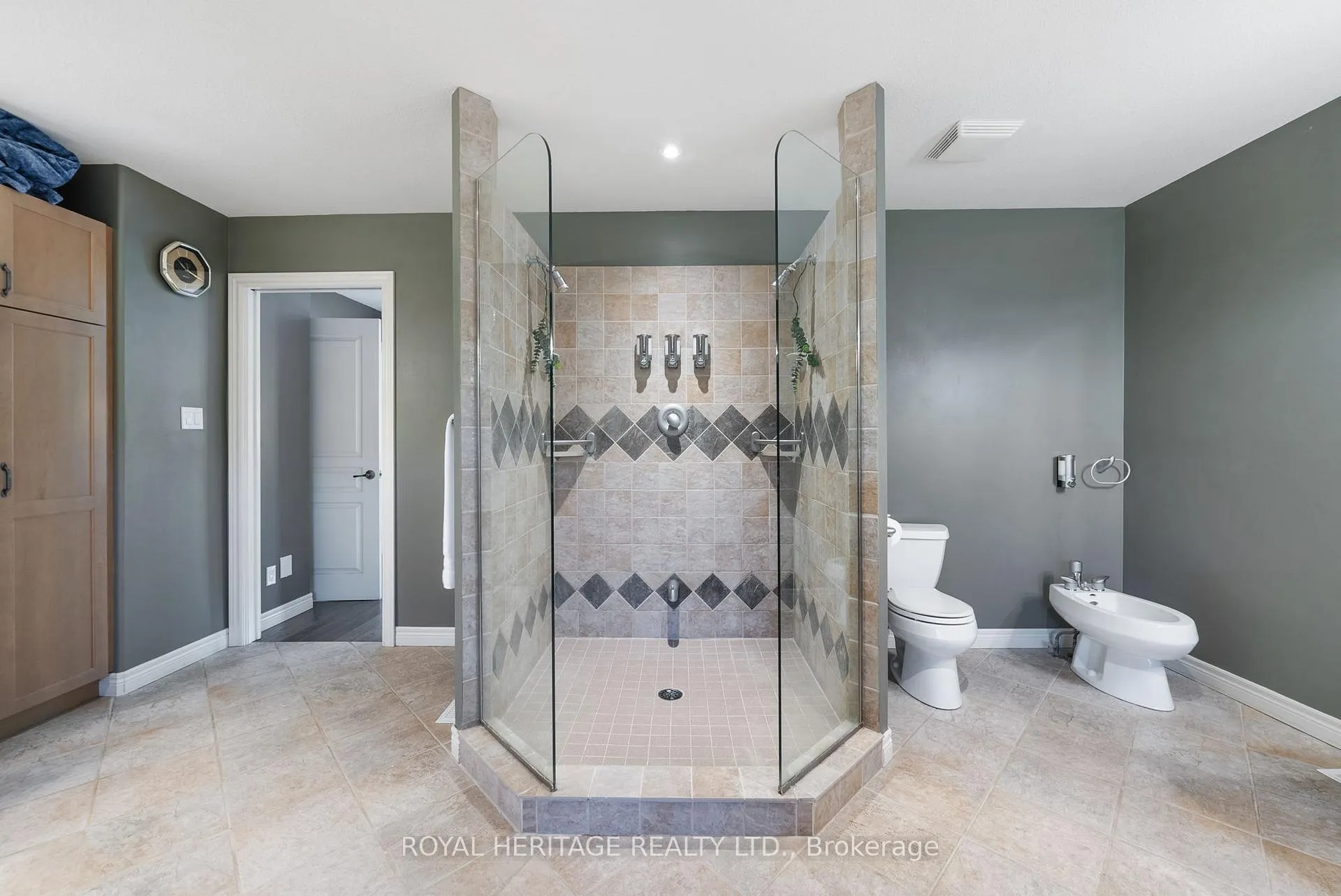Photo 23 of 141 Shanagarry Drive, Selwyn — HOMEH