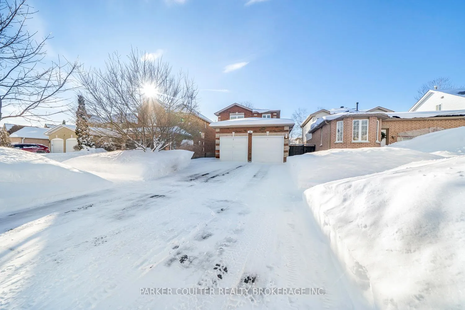 Photo 2 of 22 Twiss Drive, Barrie, Holly — HOMEH