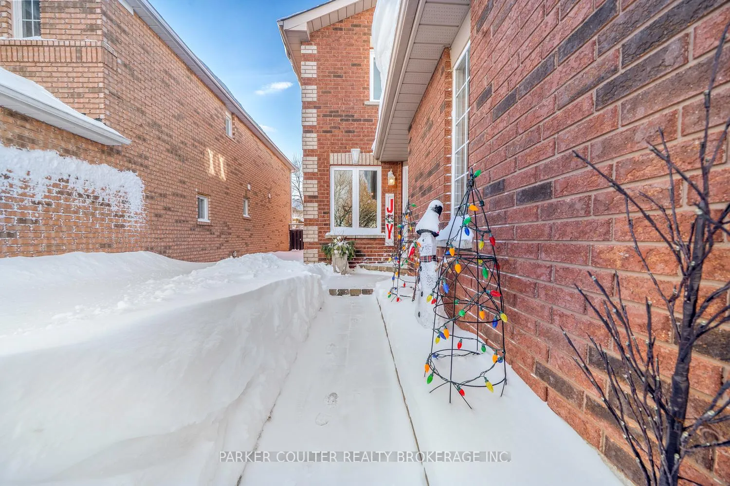 Photo 4 of 22 Twiss Drive, Barrie, Holly — HOMEH