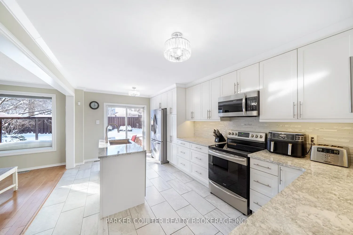 Photo 10 of 22 Twiss Drive, Barrie, Holly — HOMEH