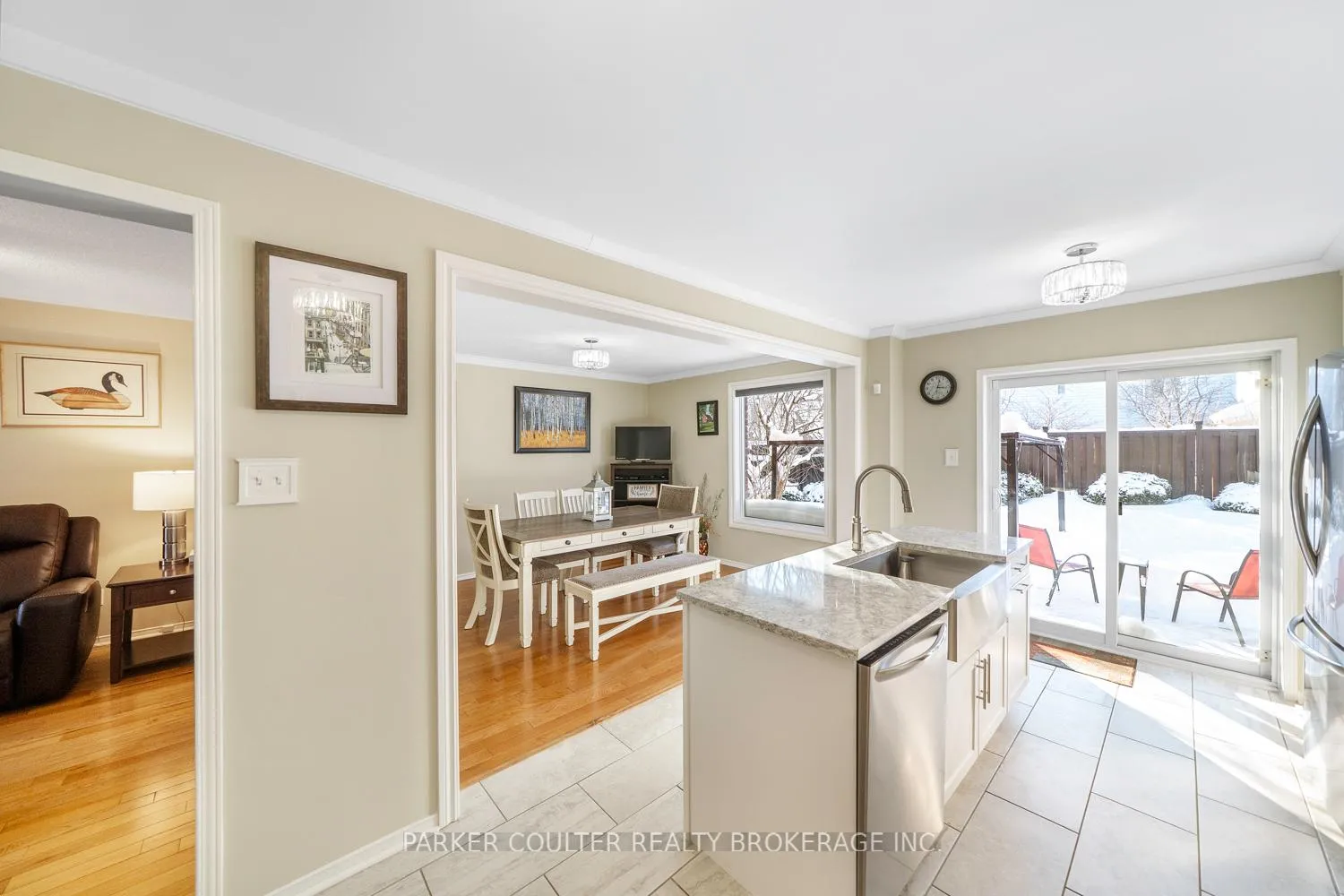 Photo 11 of 22 Twiss Drive, Barrie, Holly — HOMEH