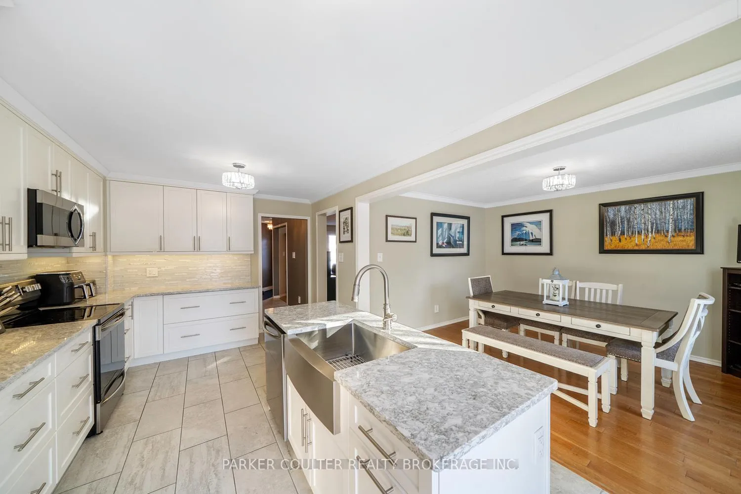 Photo 14 of 22 Twiss Drive, Barrie, Holly — HOMEH