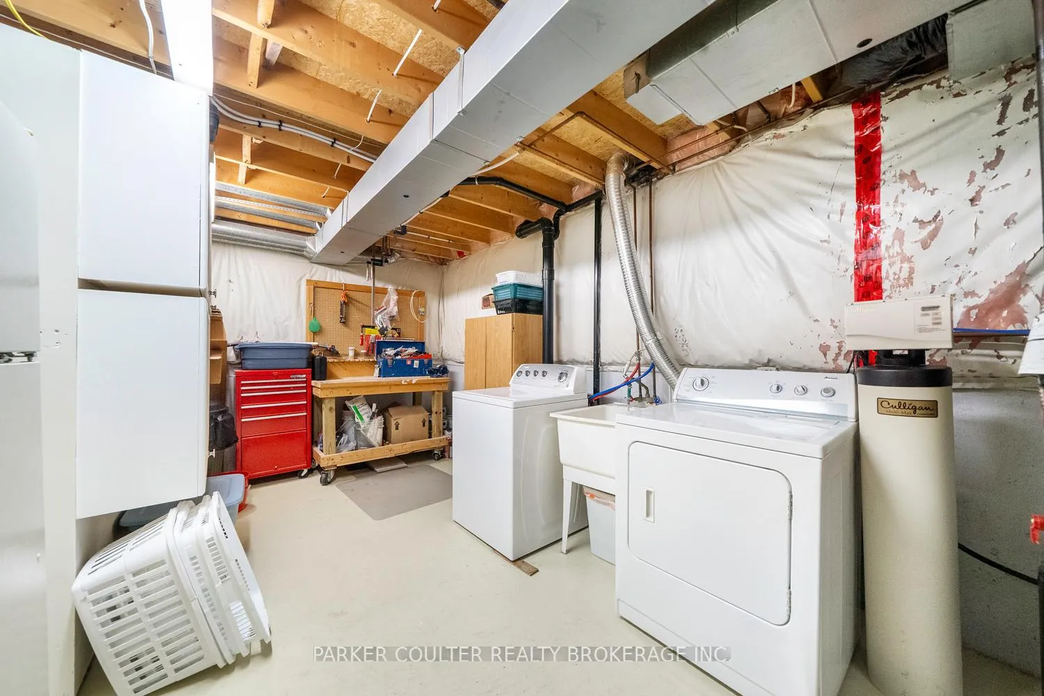 Photo 35 of 22 Twiss Drive, Barrie, Holly — HOMEH
