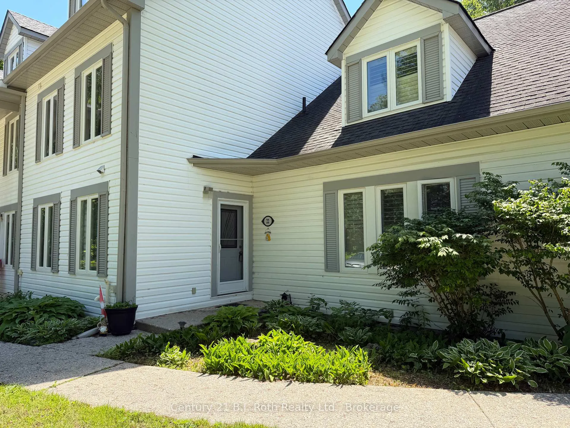 Photo 3 of Unit B7, 22 Wasaga Woods Circle, Wasaga Beach — HOMEH