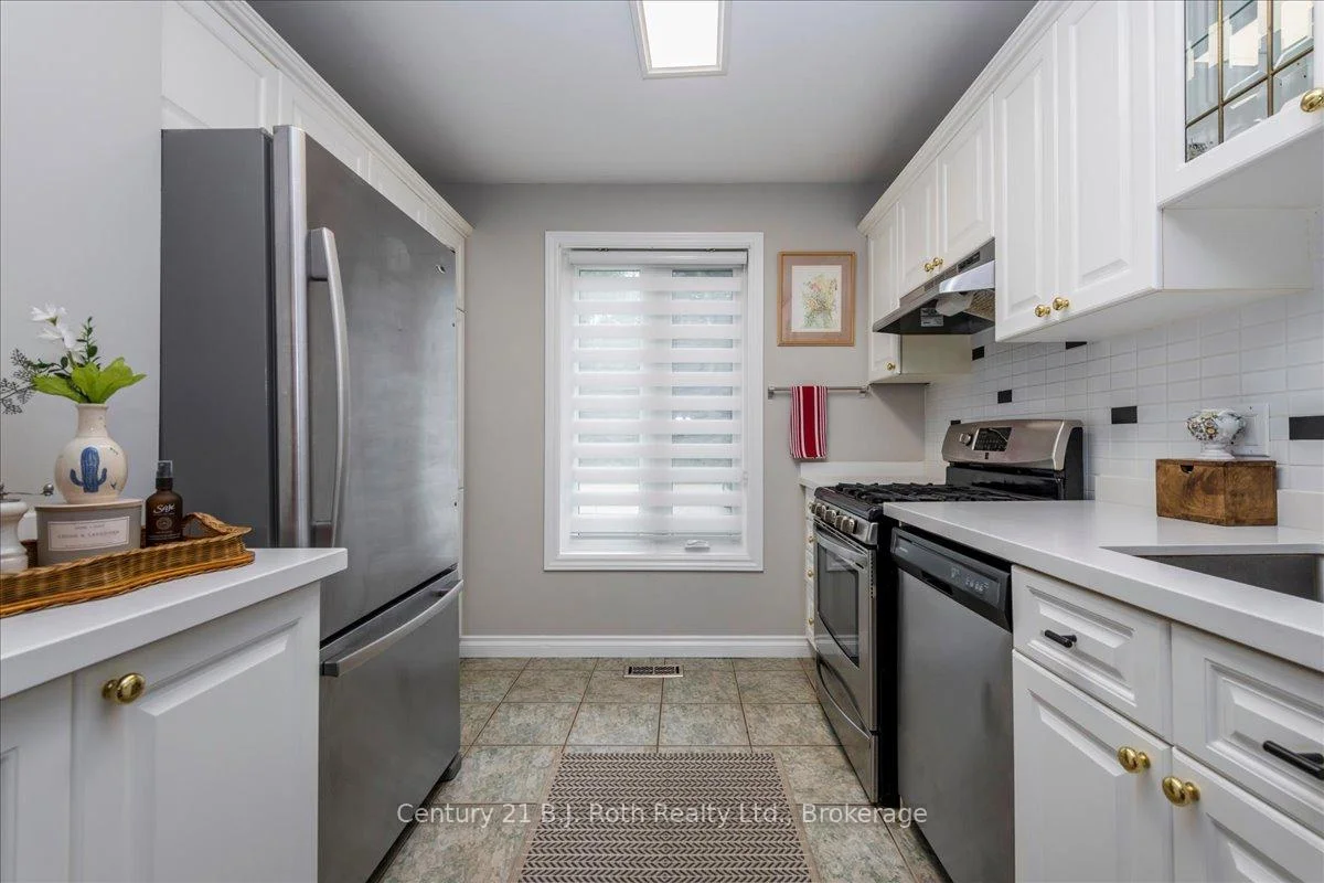 Photo 14 of Unit B7, 22 Wasaga Woods Circle, Wasaga Beach — HOMEH