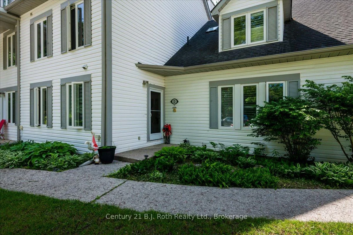 Photo 4 of Unit B7, 22 Wasaga Woods Circle, Wasaga Beach — HOMEH