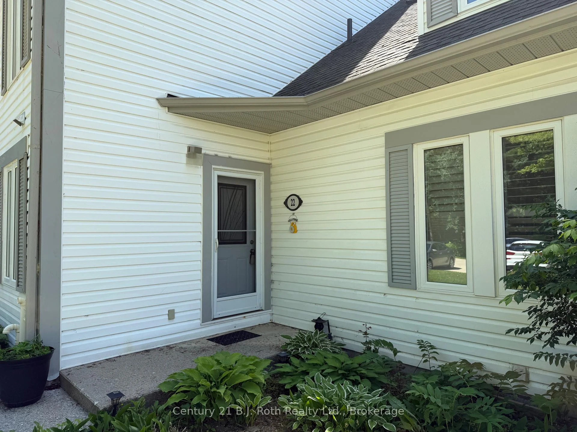 Photo 7 of Unit B7, 22 Wasaga Woods Circle, Wasaga Beach — HOMEH