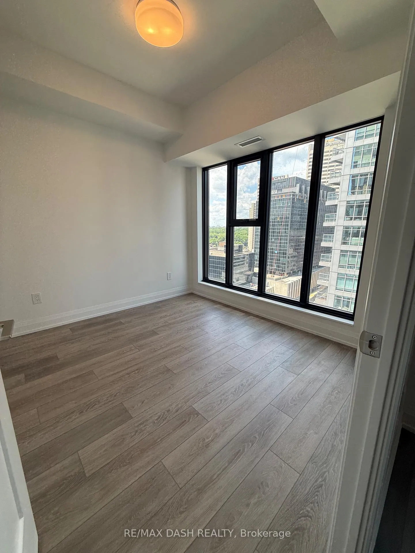 Photo 12 of Unit 1208, 20 Soudan Avenue, Toronto, Mount Pleasant West — HOMEH