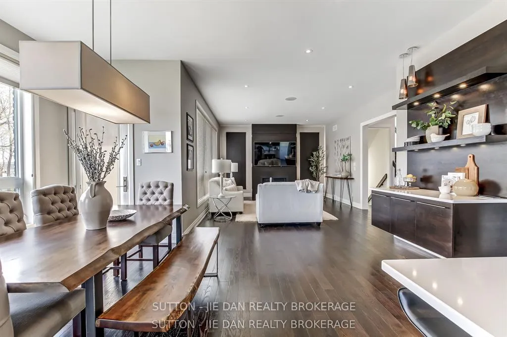 Photo 8 of 115 Pebblecreek Walk, London, North R — HOMEH
