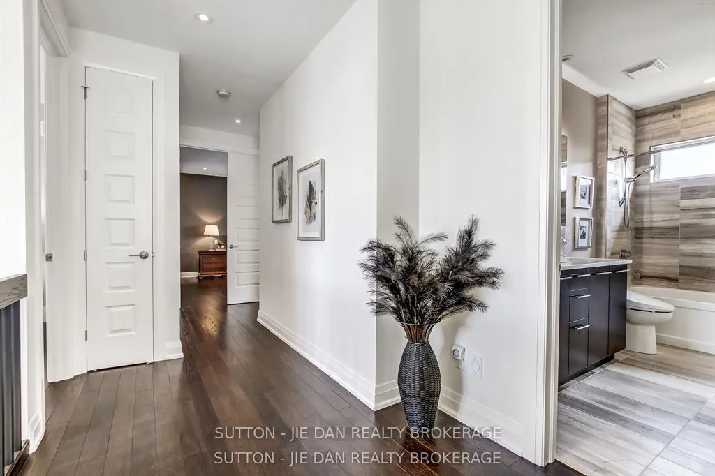 Photo 17 of 115 Pebblecreek Walk, London, North R — HOMEH