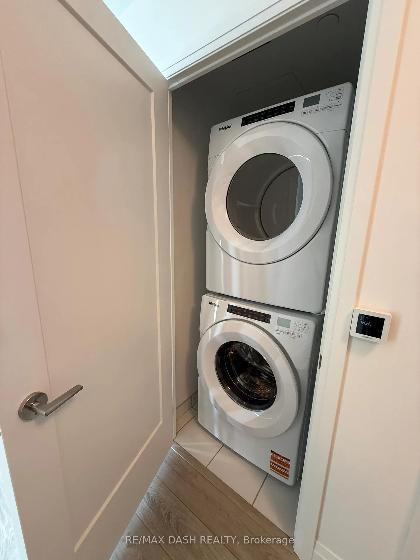 Photo 10 of Unit 3804, 20 Soudan Avenue, Toronto, Mount Pleasant West — HOMEH