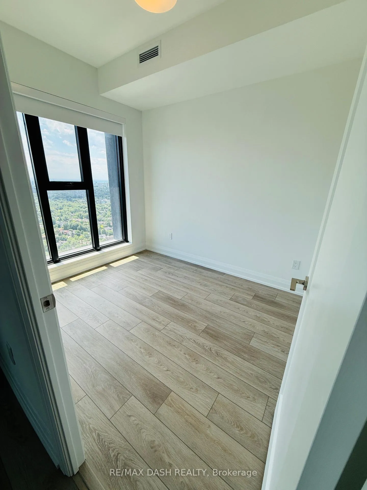 Photo 16 of Unit 3804, 20 Soudan Avenue, Toronto, Mount Pleasant West — HOMEH