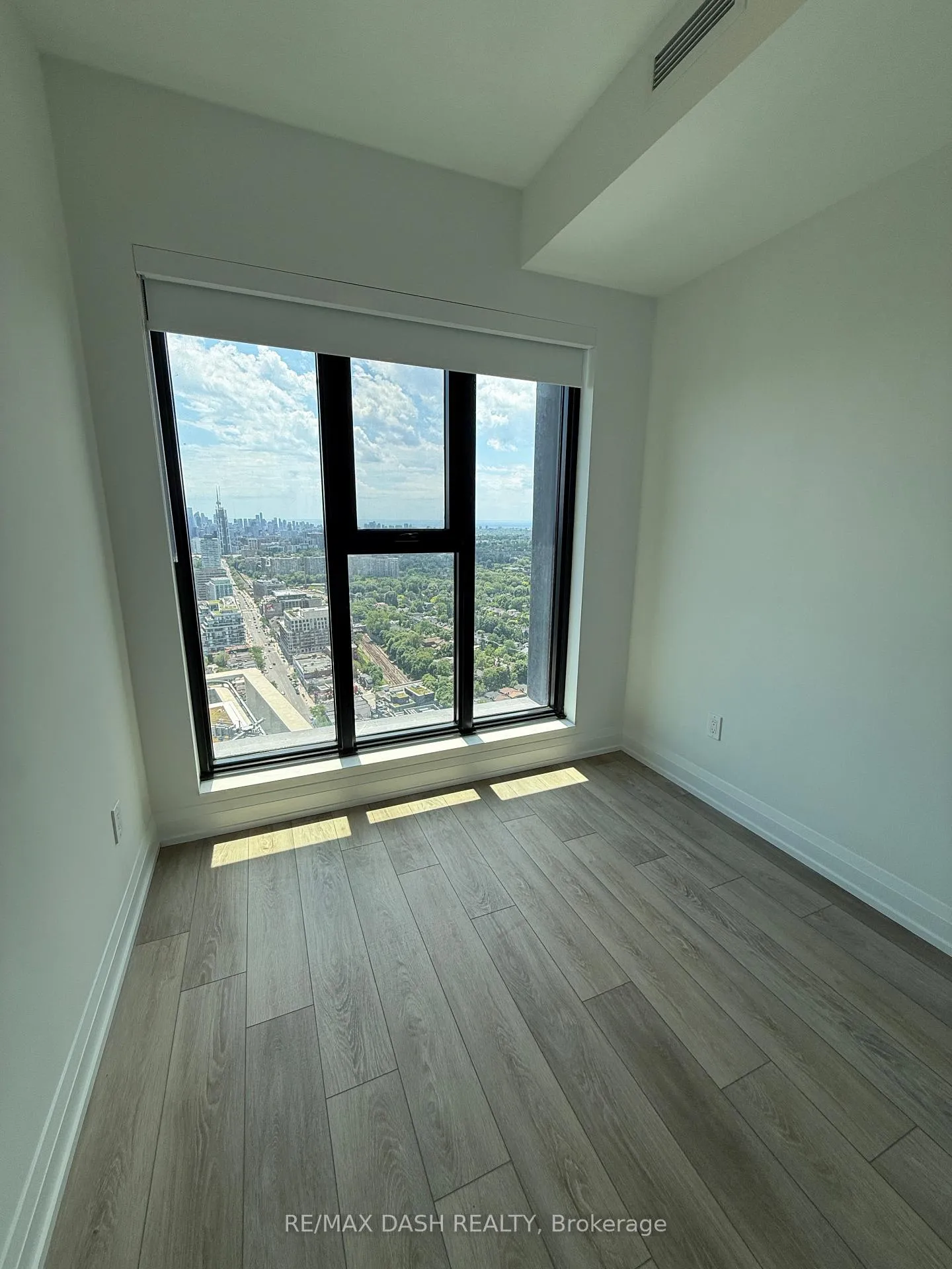 Photo 19 of Unit 3804, 20 Soudan Avenue, Toronto, Mount Pleasant West — HOMEH