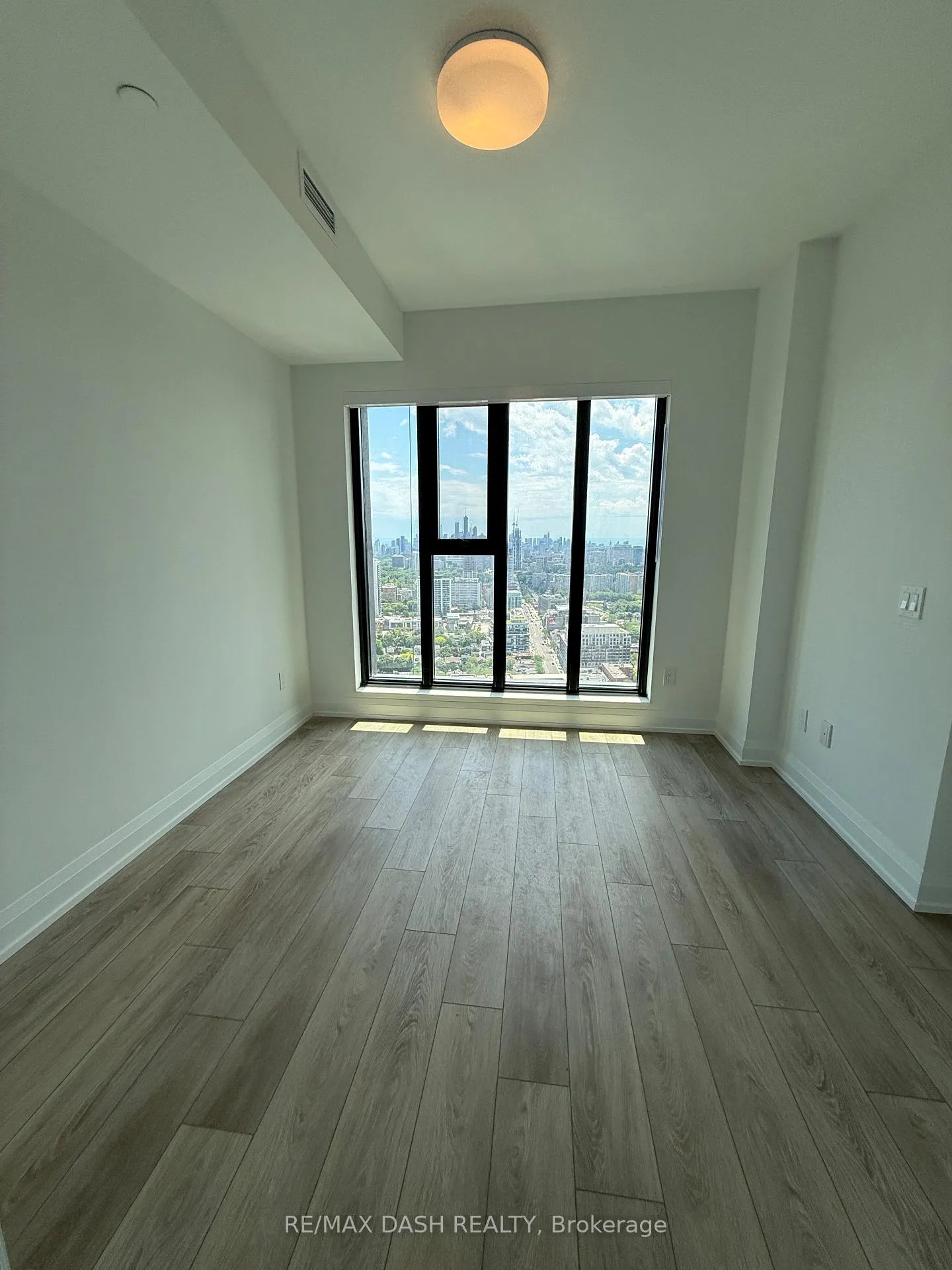 Photo 20 of Unit 3804, 20 Soudan Avenue, Toronto, Mount Pleasant West — HOMEH