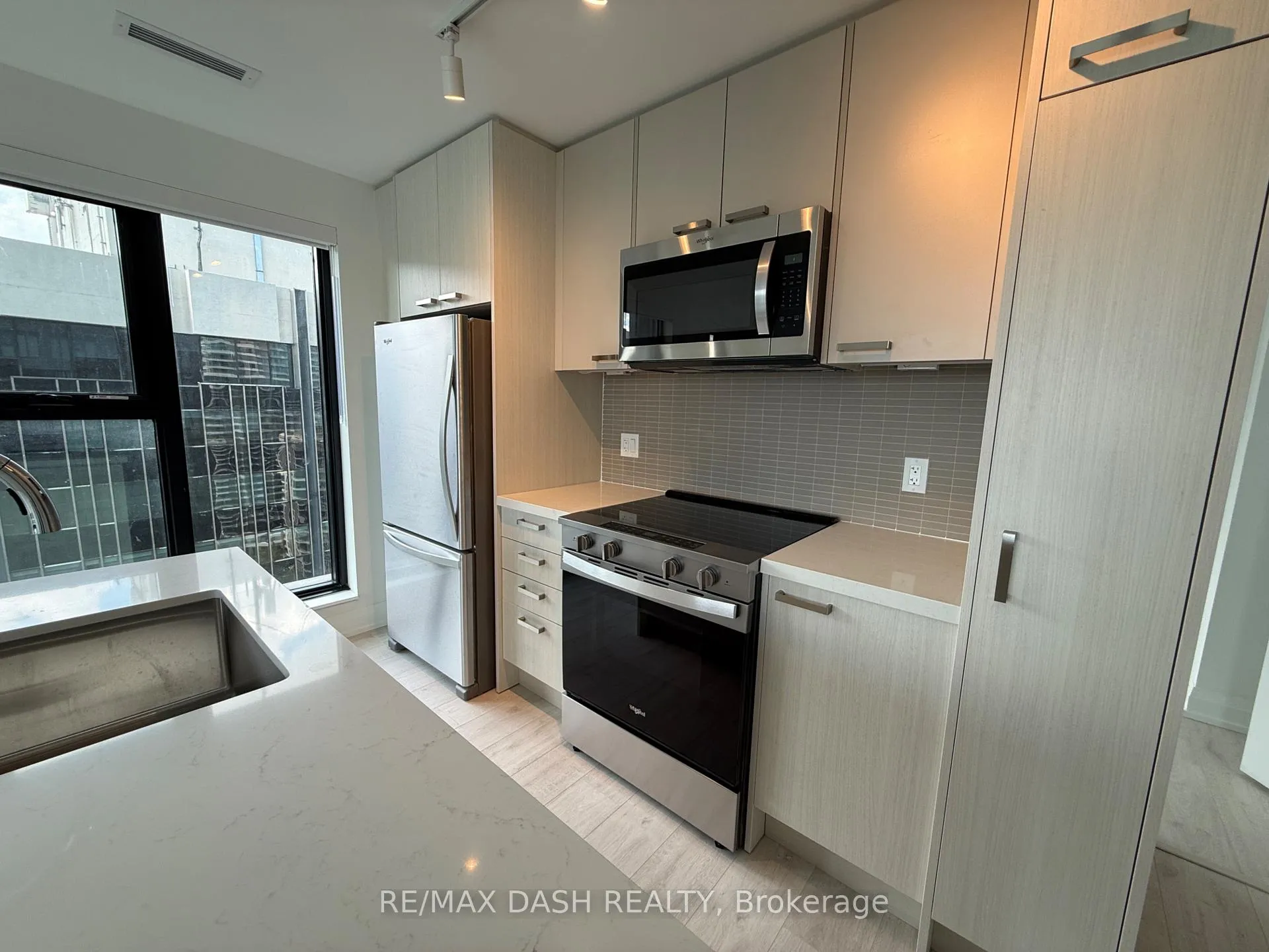 Photo 8 of Unit 1907, 20 Soudan Avenue, Toronto, Mount Pleasant West — HOMEH