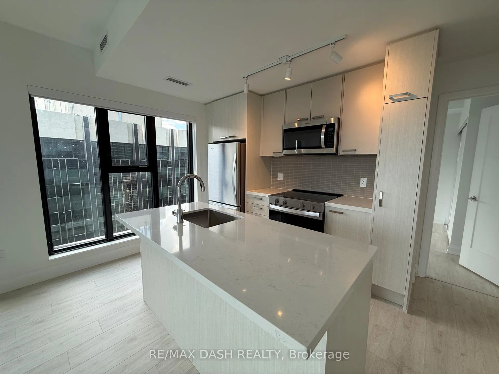 Photo 9 of Unit 1907, 20 Soudan Avenue, Toronto, Mount Pleasant West — HOMEH