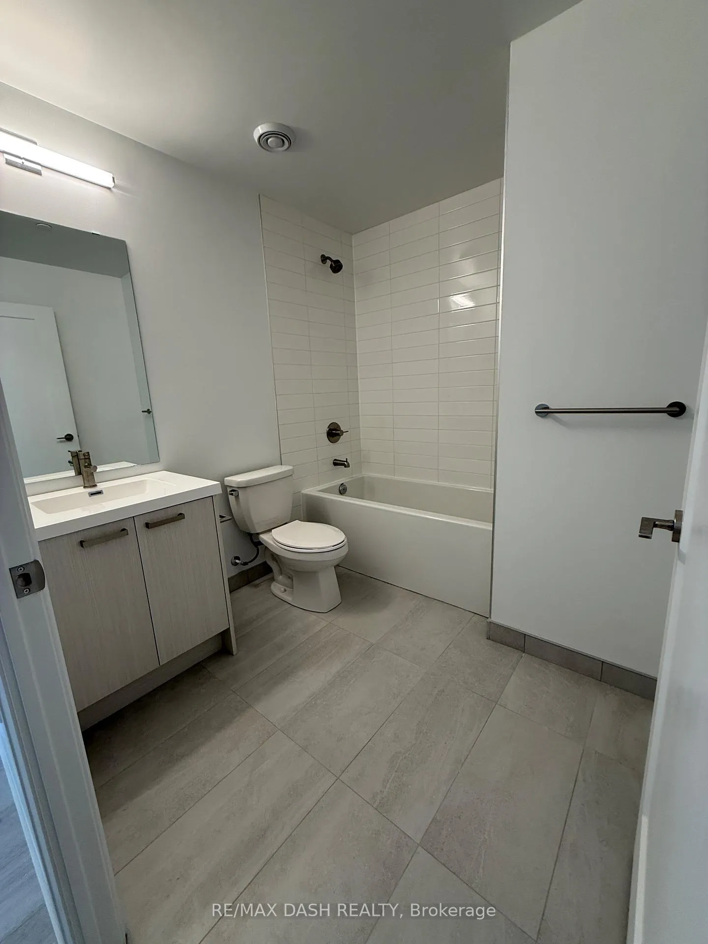 Photo 11 of Unit 1907, 20 Soudan Avenue, Toronto, Mount Pleasant West — HOMEH