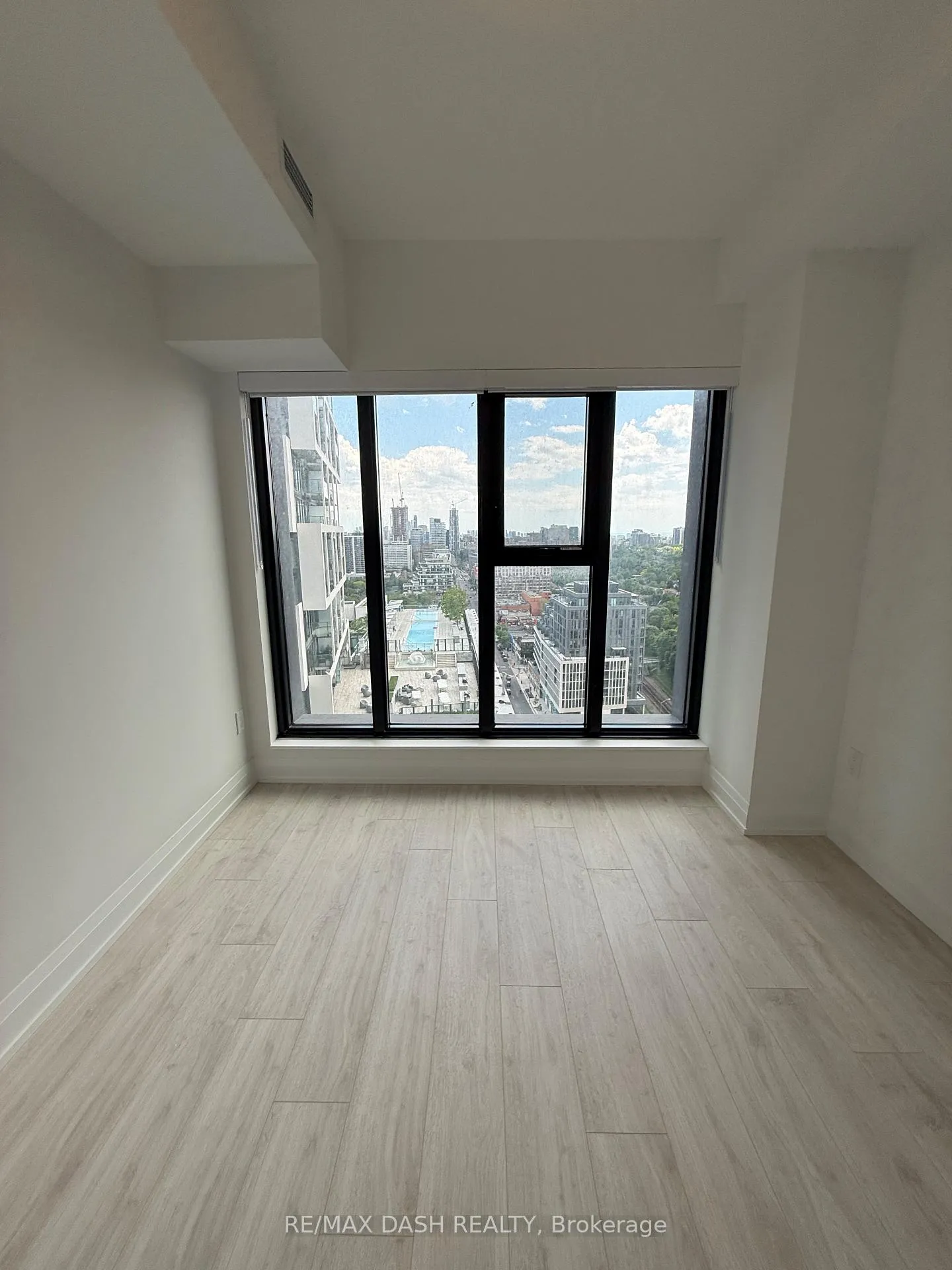 Photo 16 of Unit 1907, 20 Soudan Avenue, Toronto, Mount Pleasant West — HOMEH