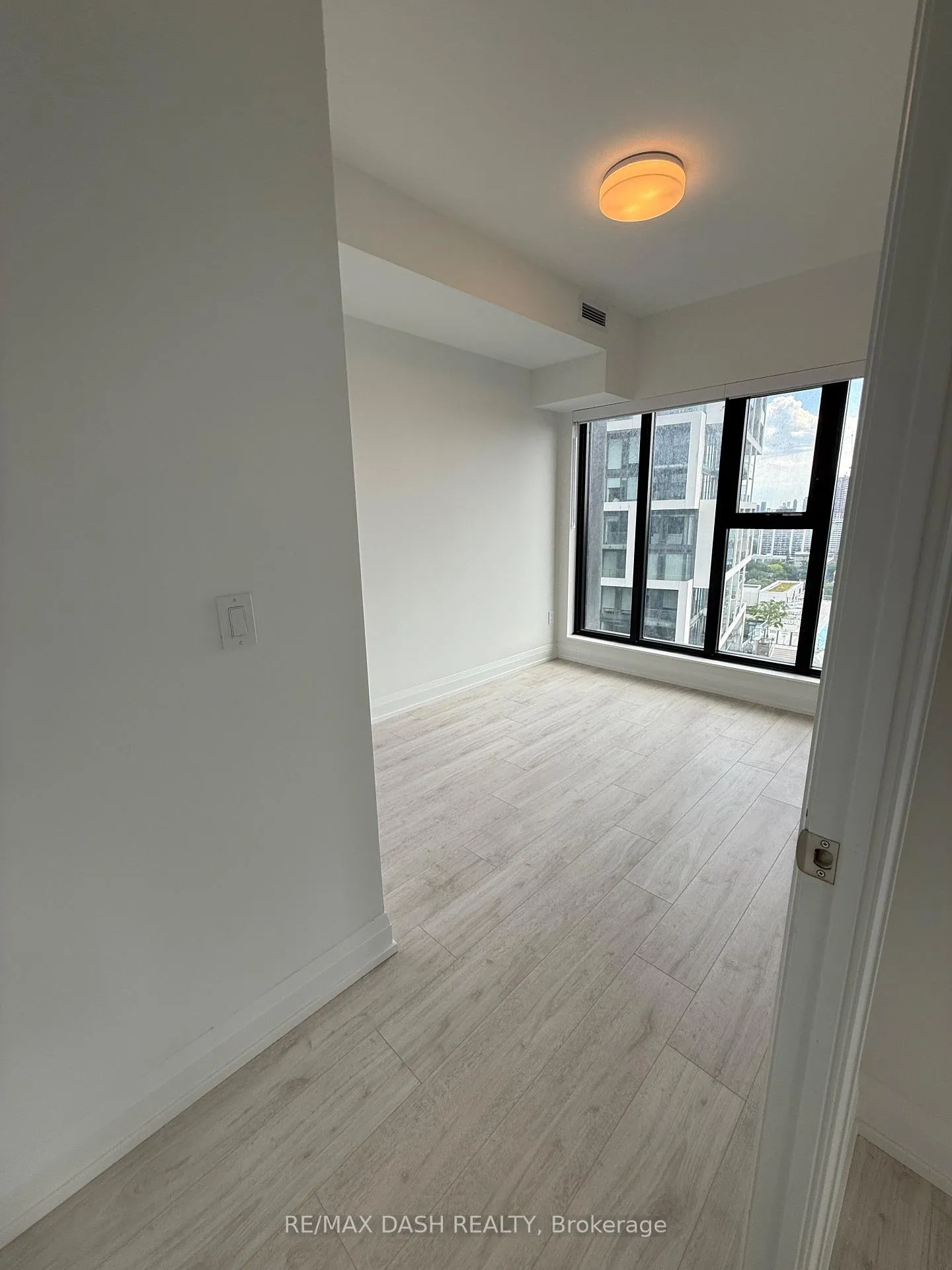 Photo 18 of Unit 1907, 20 Soudan Avenue, Toronto, Mount Pleasant West — HOMEH