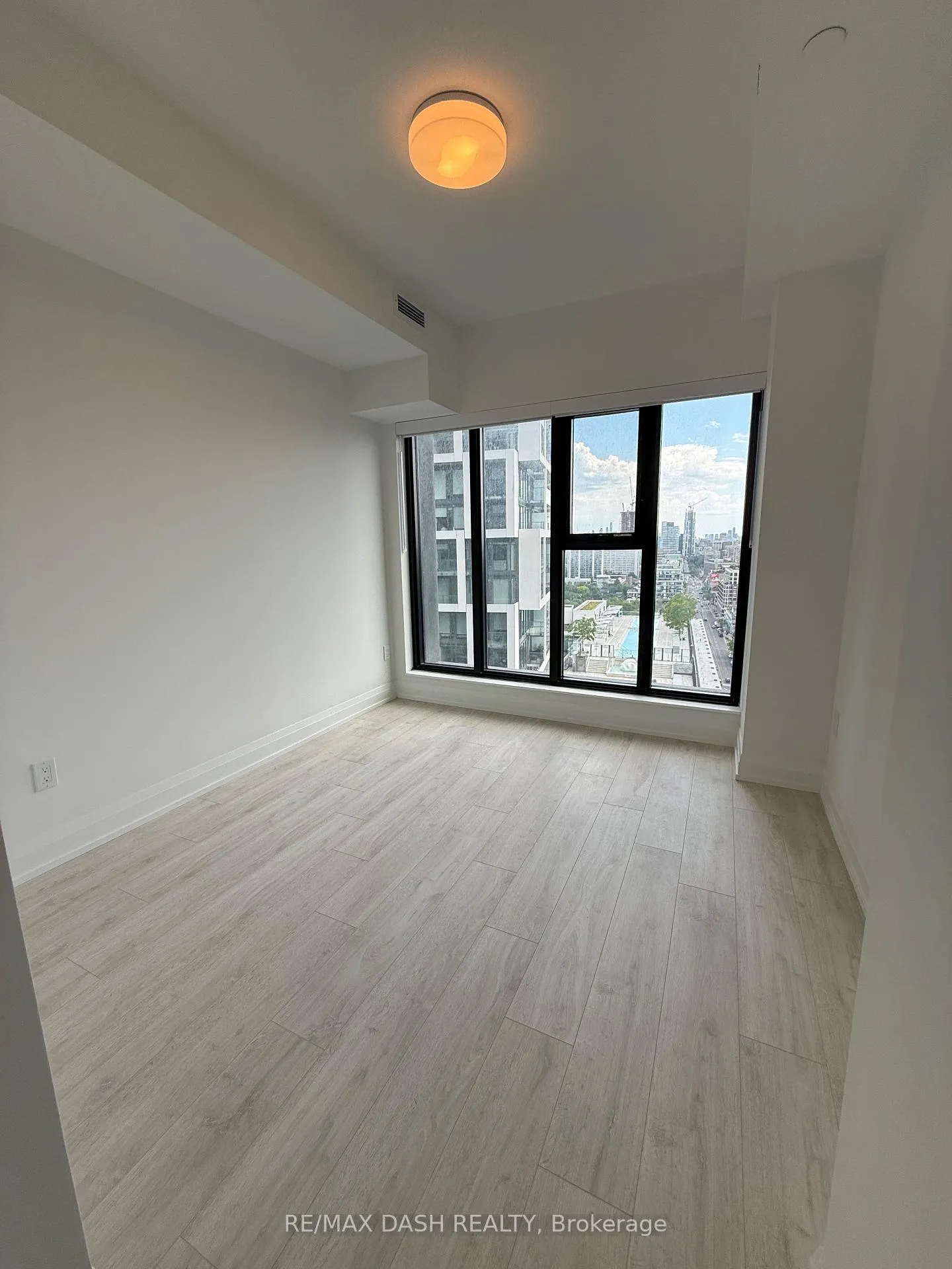 Photo 19 of Unit 1907, 20 Soudan Avenue, Toronto, Mount Pleasant West — HOMEH