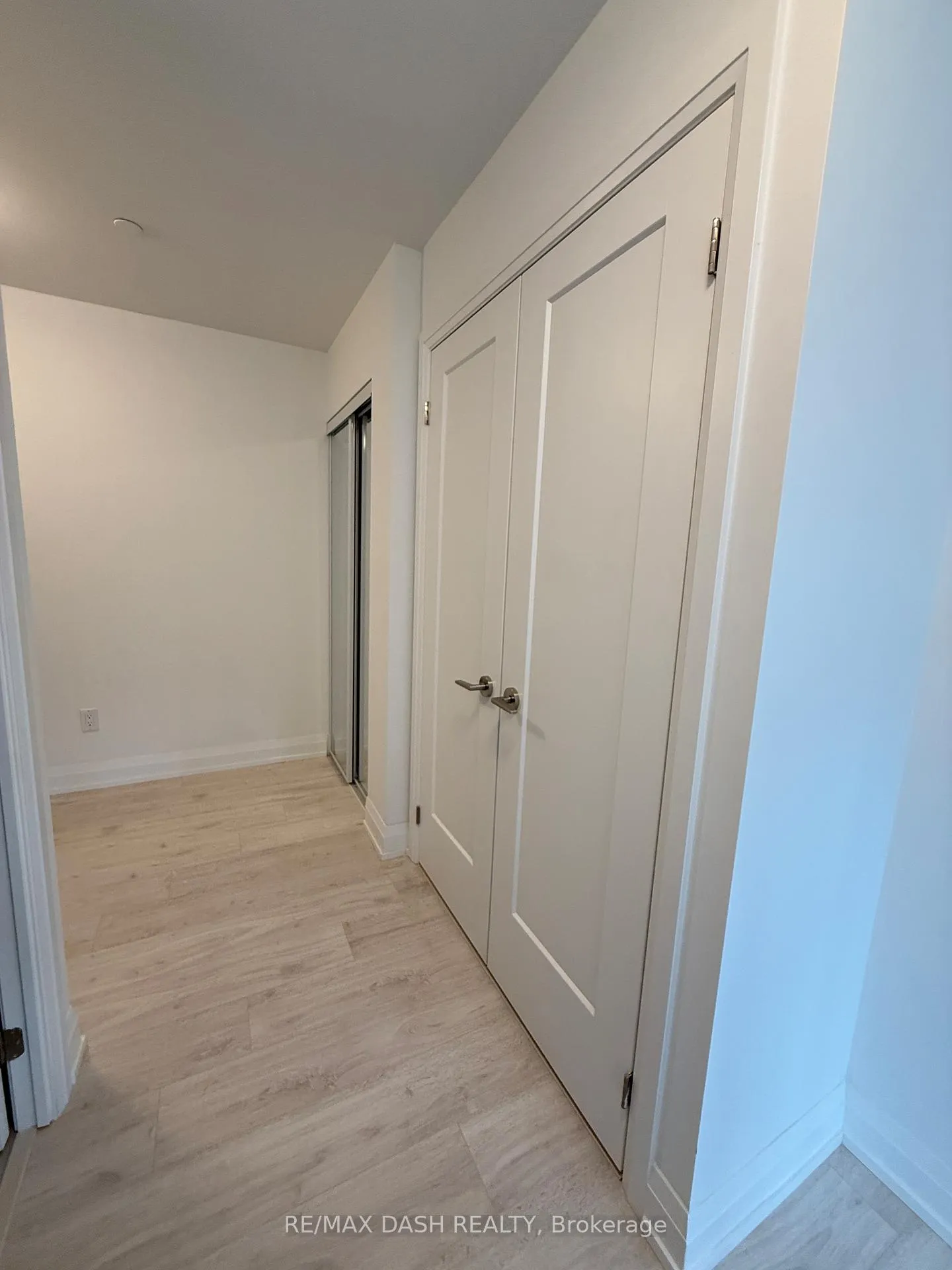 Photo 20 of Unit 1907, 20 Soudan Avenue, Toronto, Mount Pleasant West — HOMEH