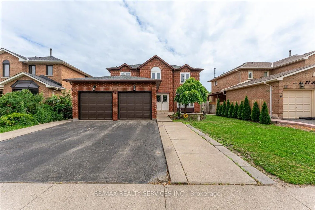 Photo 5 of 29 Brydon Crescent, Brampton, Northwood Park — HOMEH