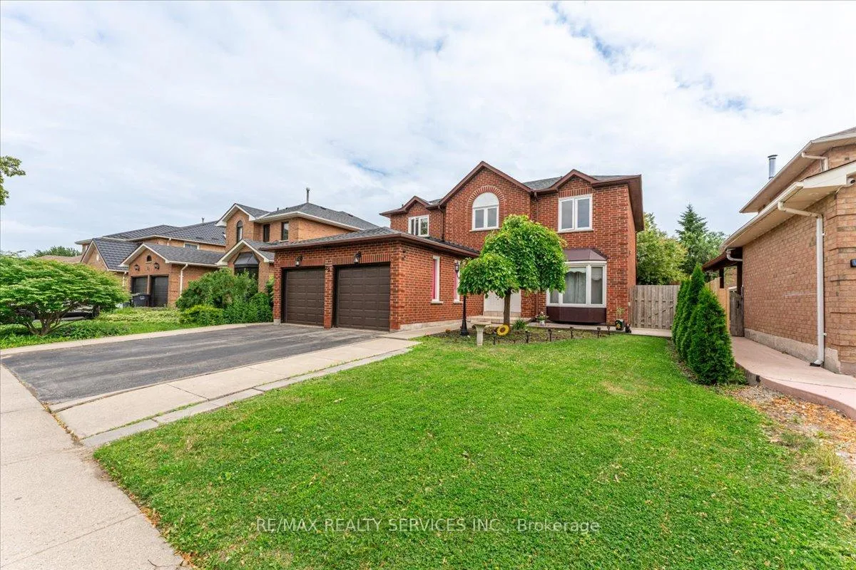 Photo 6 of 29 Brydon Crescent, Brampton, Northwood Park — HOMEH
