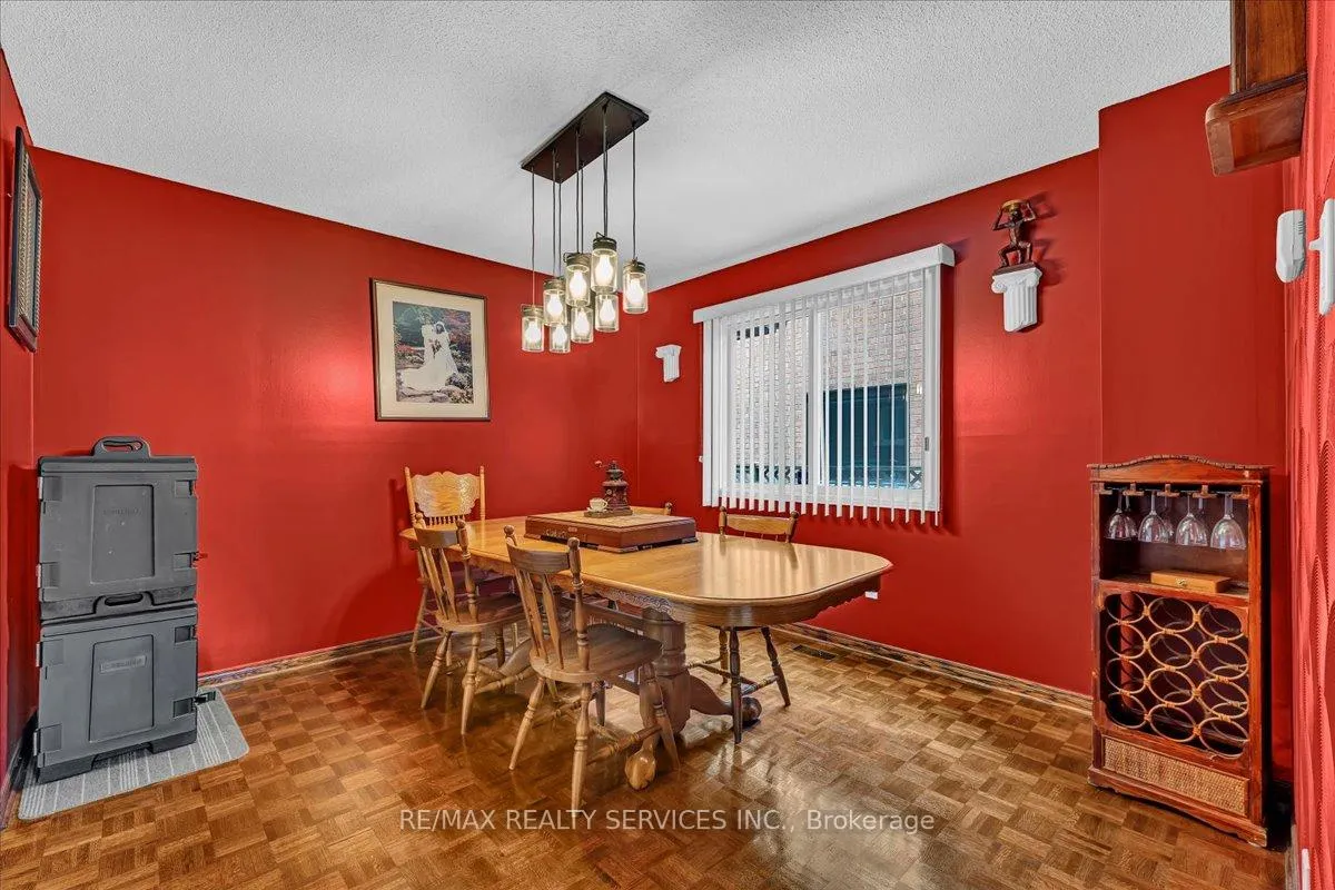 Photo 11 of 29 Brydon Crescent, Brampton, Northwood Park — HOMEH