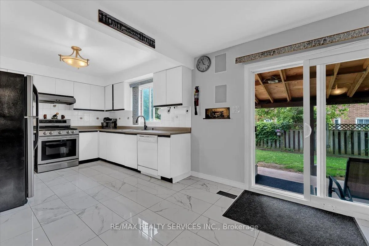 Photo 15 of 29 Brydon Crescent, Brampton, Northwood Park — HOMEH