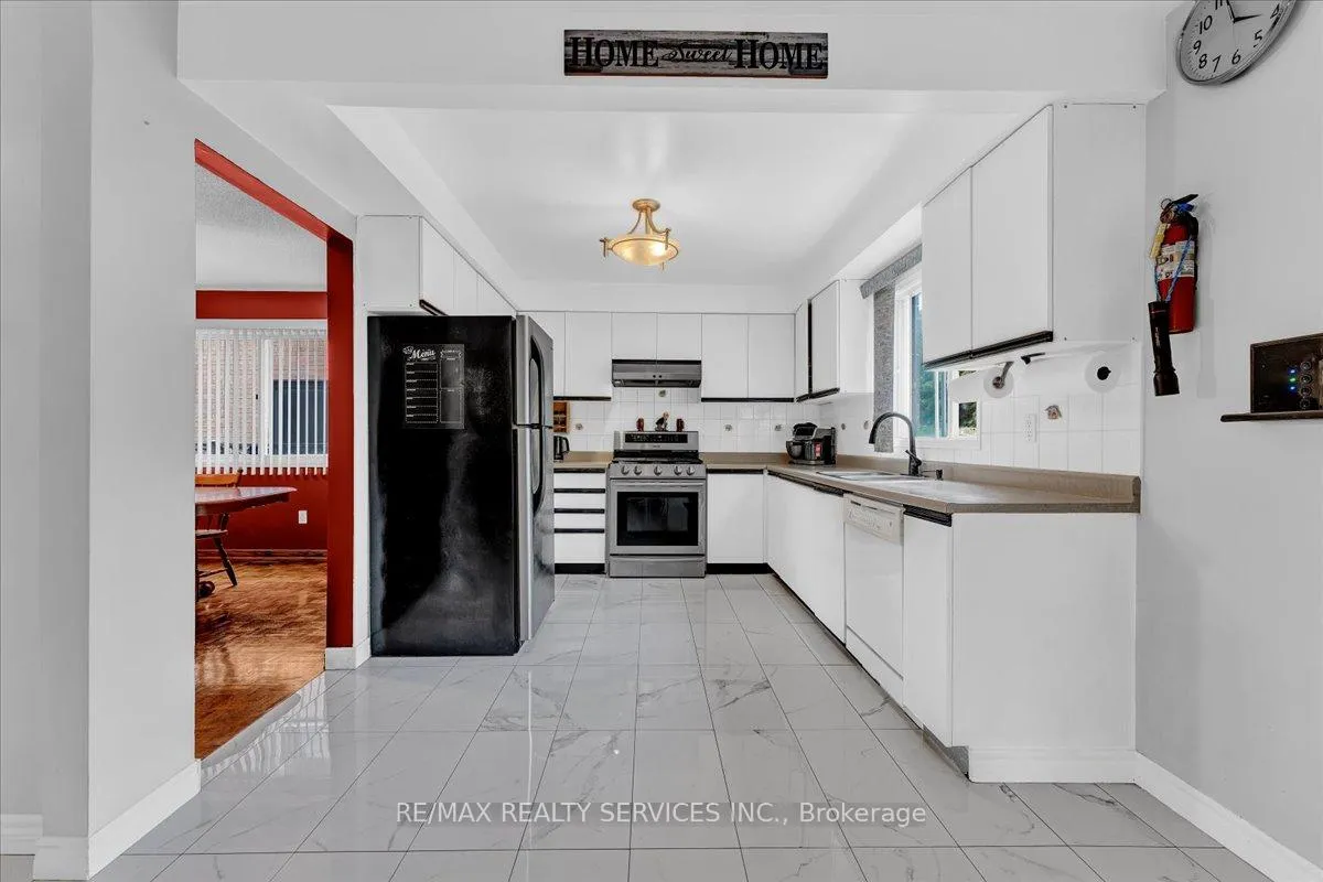 Photo 18 of 29 Brydon Crescent, Brampton, Northwood Park — HOMEH