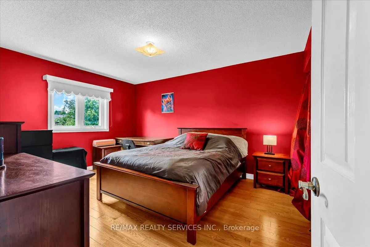 Photo 24 of 29 Brydon Crescent, Brampton, Northwood Park — HOMEH
