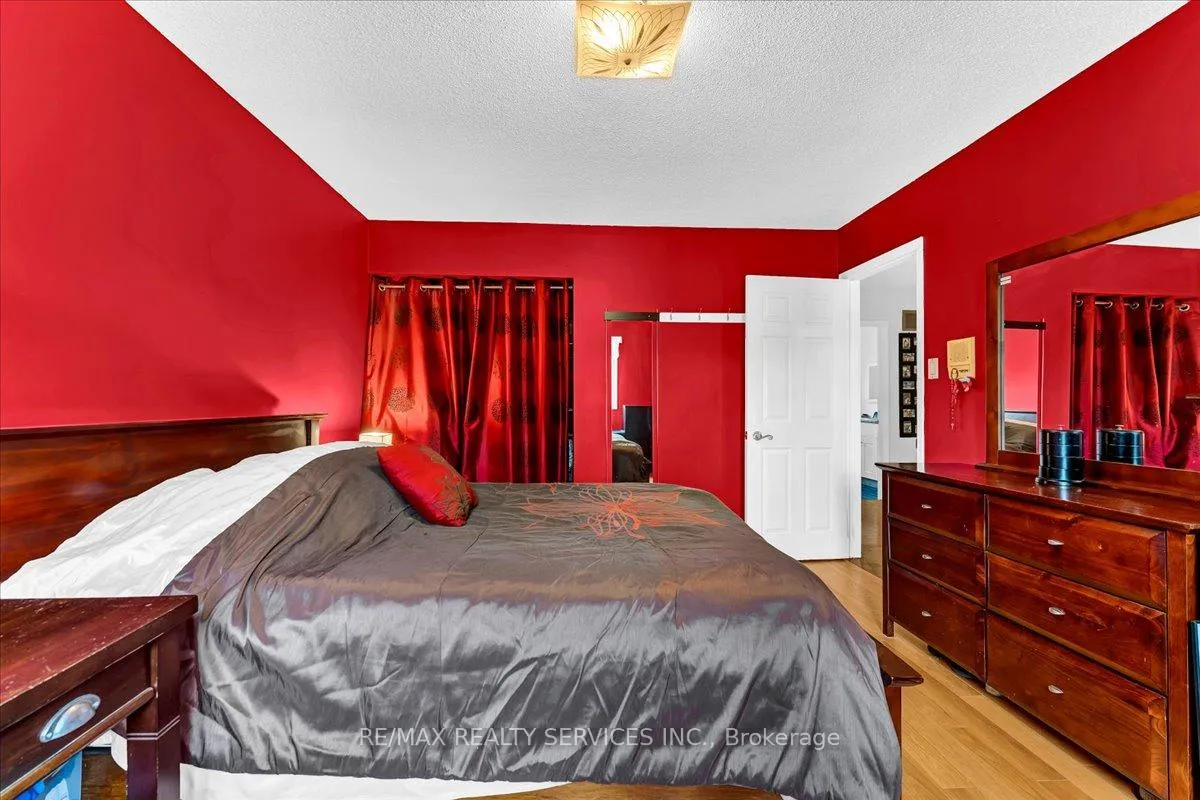 Photo 25 of 29 Brydon Crescent, Brampton, Northwood Park — HOMEH