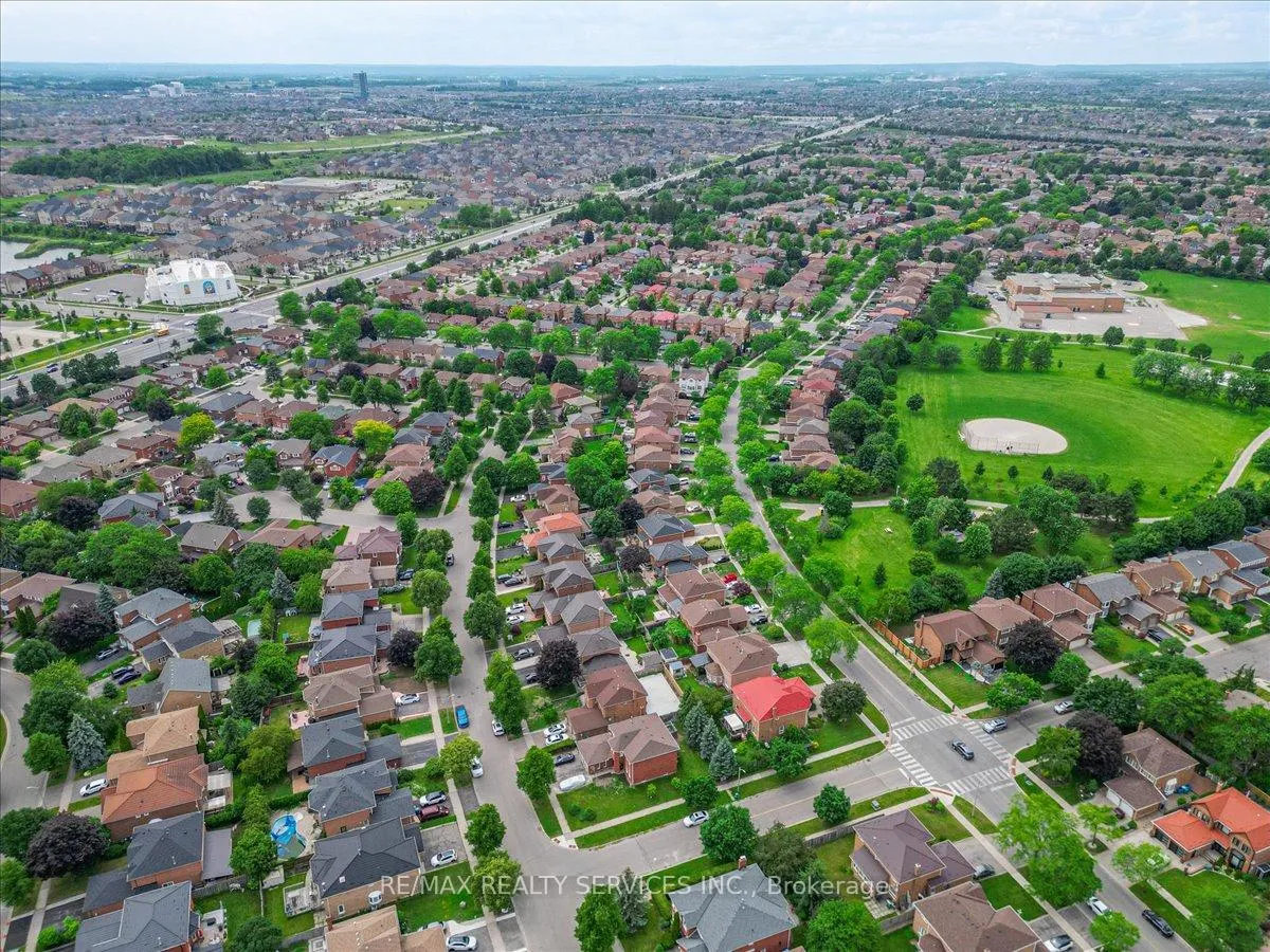 Photo 41 of 29 Brydon Crescent, Brampton, Northwood Park — HOMEH