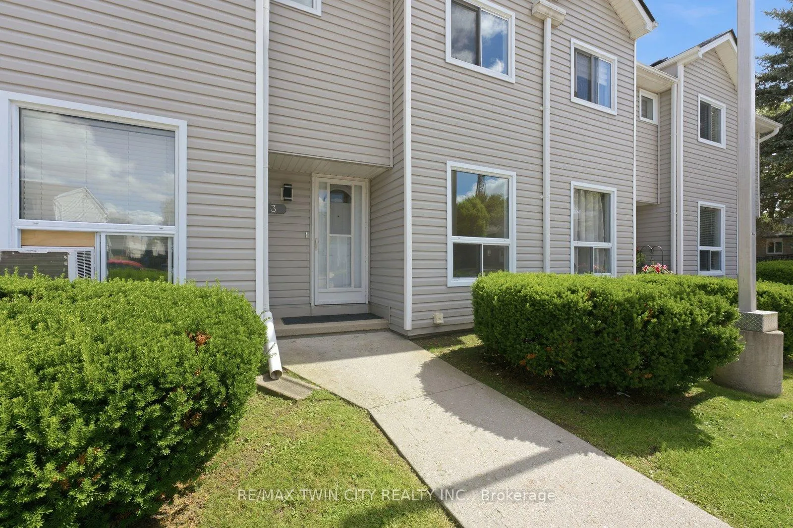 Photo 3 of Unit 3, 476 Grey Street, Brantford, Echo Place — HOMEH