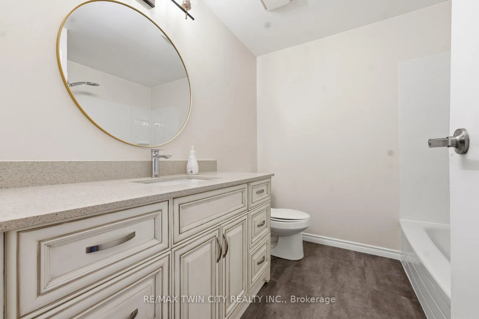 Photo 15 of Unit 3, 476 Grey Street, Brantford, Echo Place — HOMEH