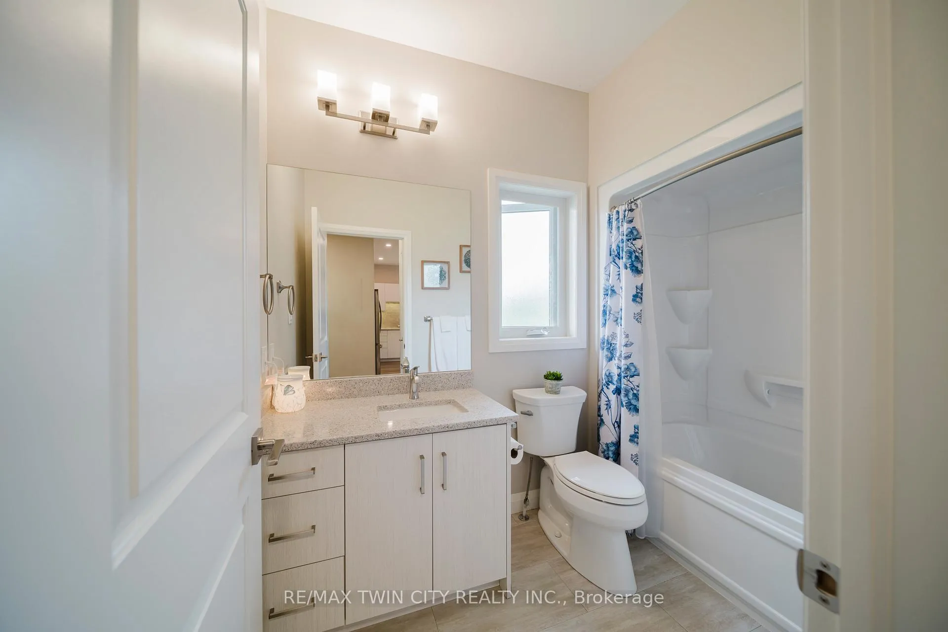 Photo 22 of 82 Rowe Avenue, South Huron, Exeter — HOMEH