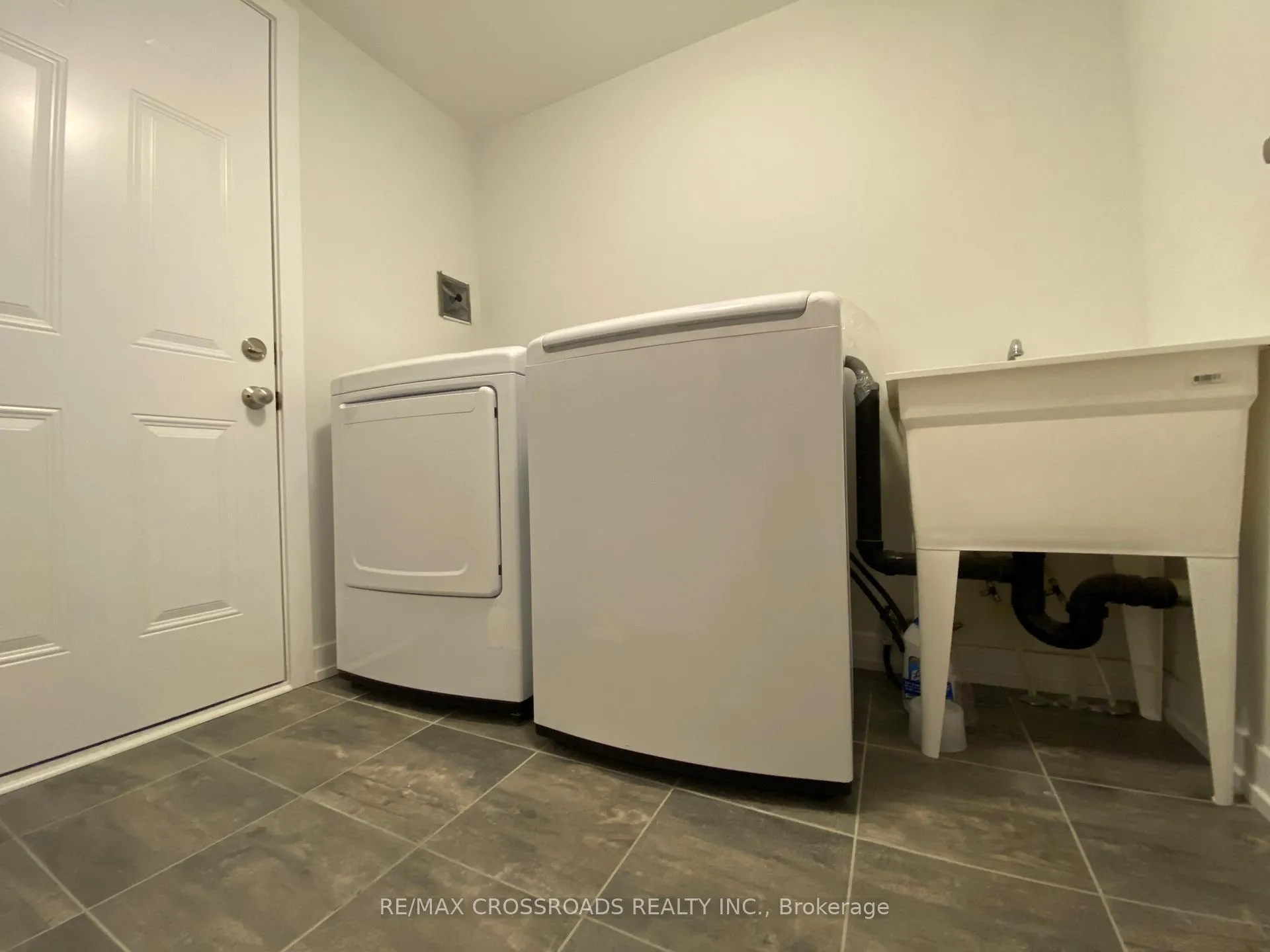 Photo 10 of 68 Stauffer Crescent, Markham, Cornell — HOMEH