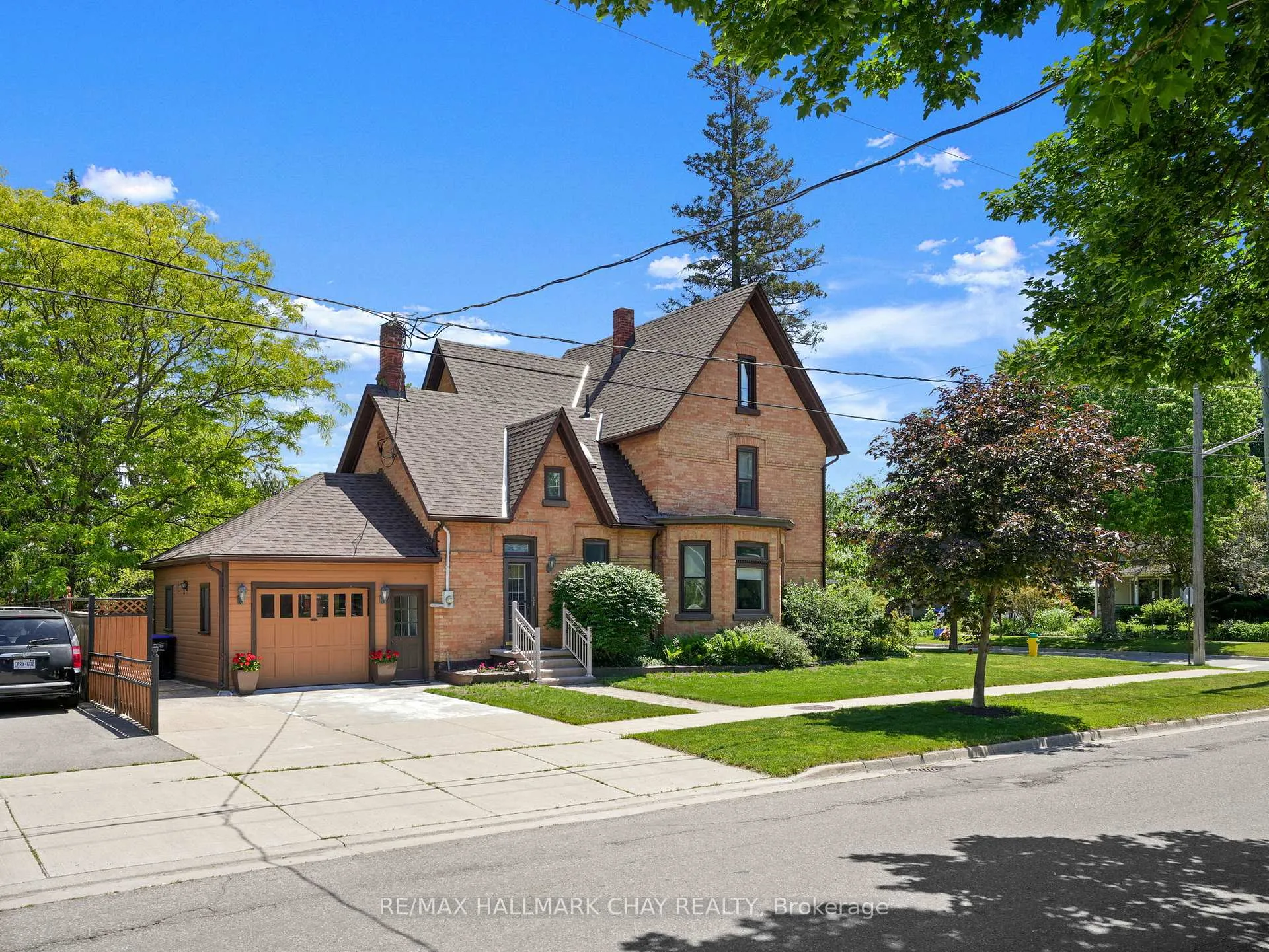 Photo 1 of 102 Wellington Street E, New Tecumseth, Alliston — HOMEH