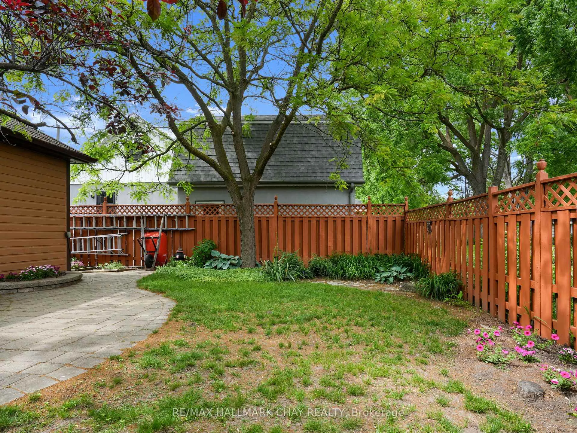 Photo 39 of 102 Wellington Street E, New Tecumseth, Alliston — HOMEH