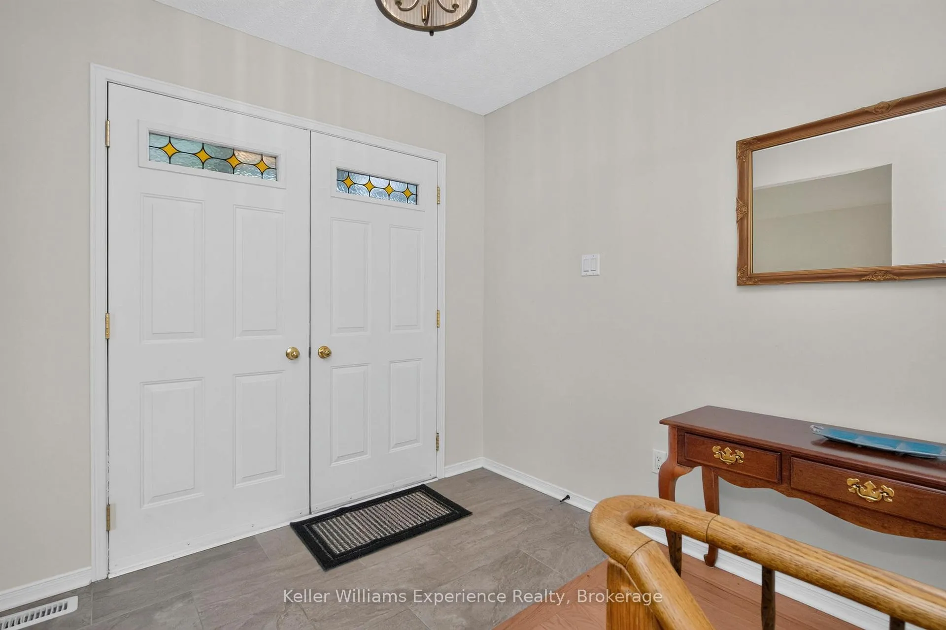 Photo 6 of 922 Playfair Road, Midland — HOMEH