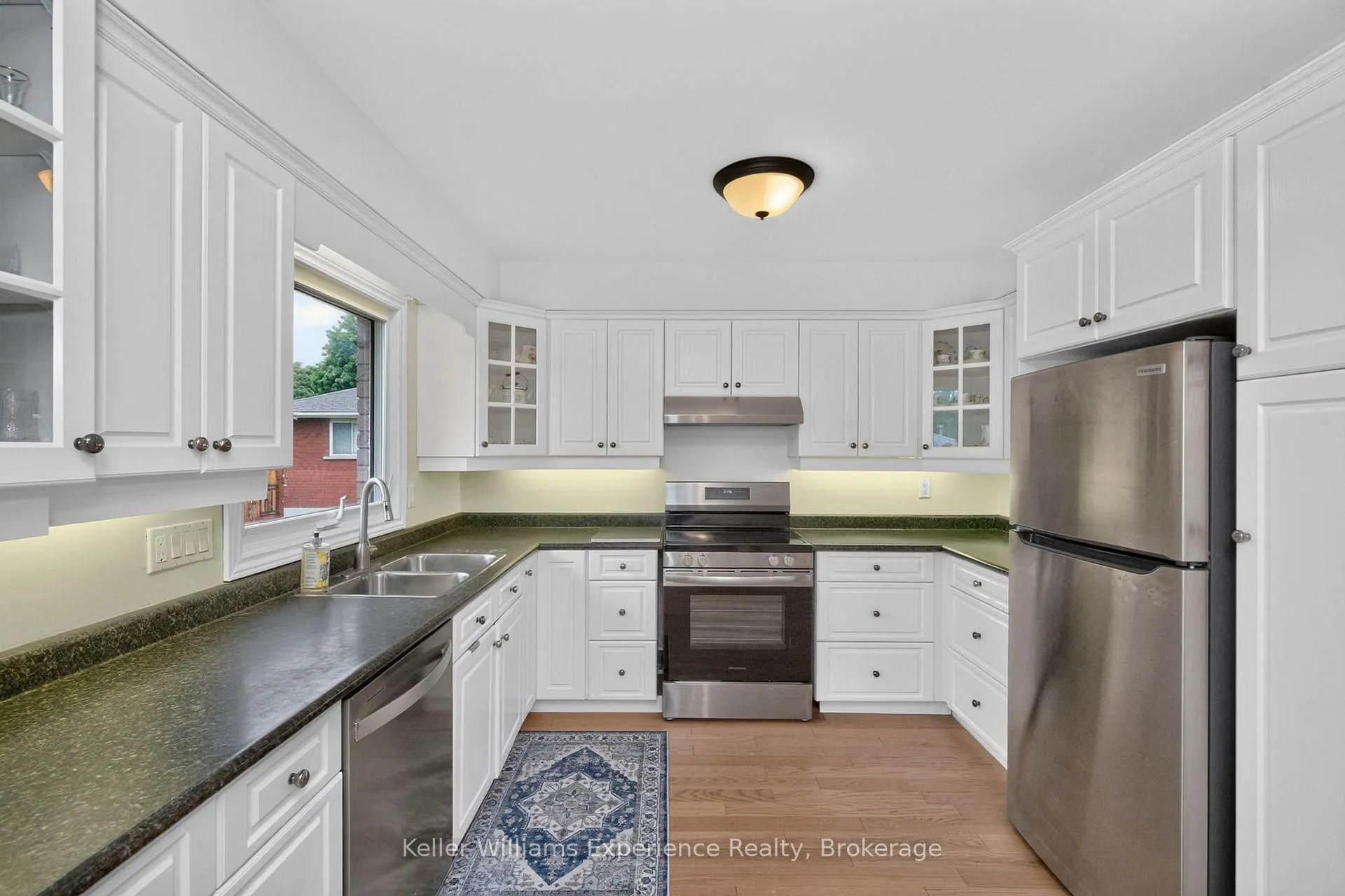 Photo 8 of 922 Playfair Road, Midland — HOMEH