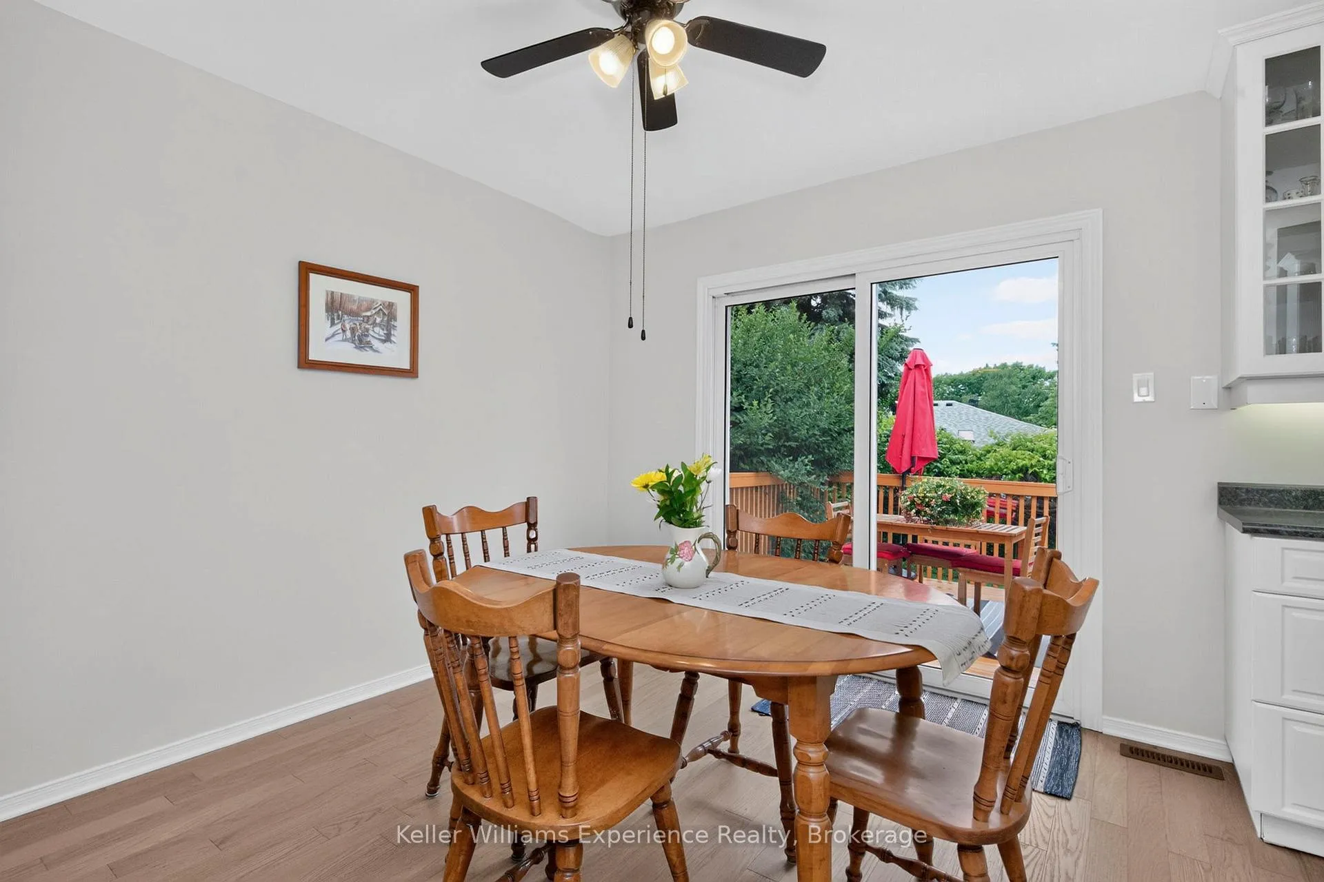 Photo 11 of 922 Playfair Road, Midland — HOMEH