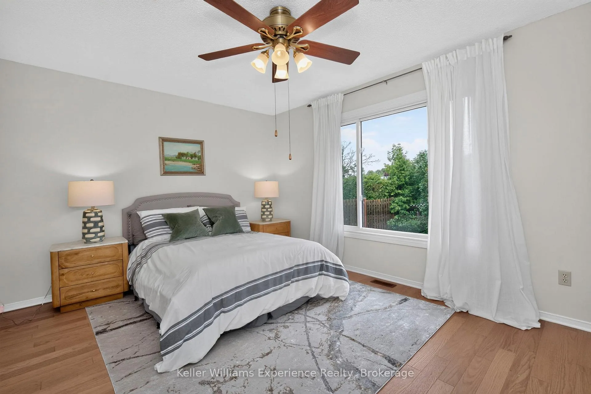 Photo 16 of 922 Playfair Road, Midland — HOMEH