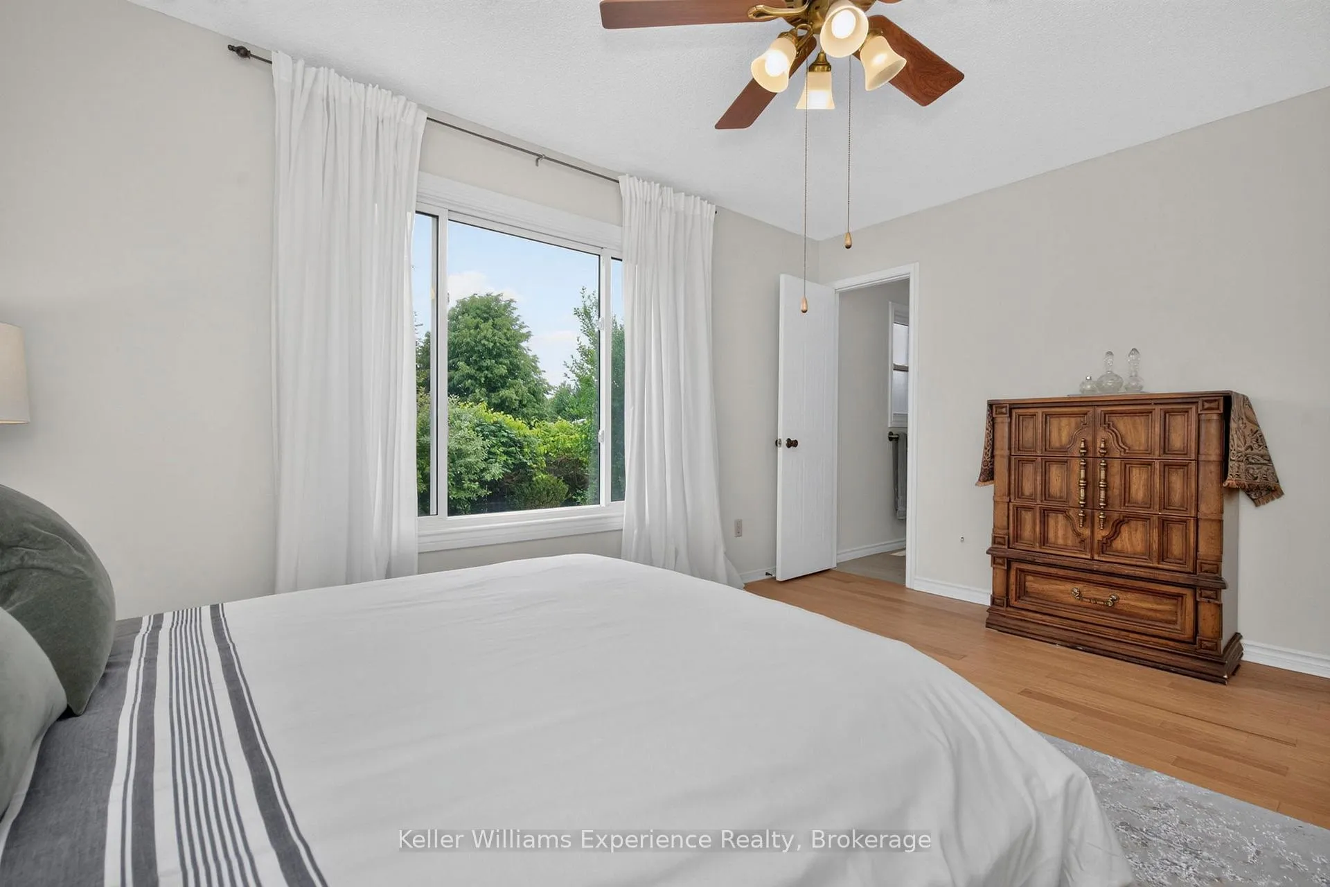Photo 17 of 922 Playfair Road, Midland — HOMEH